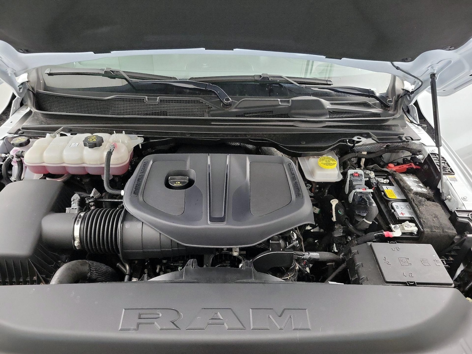 2025 RAM Ram 1500 Pickup Laramie - Photo 22