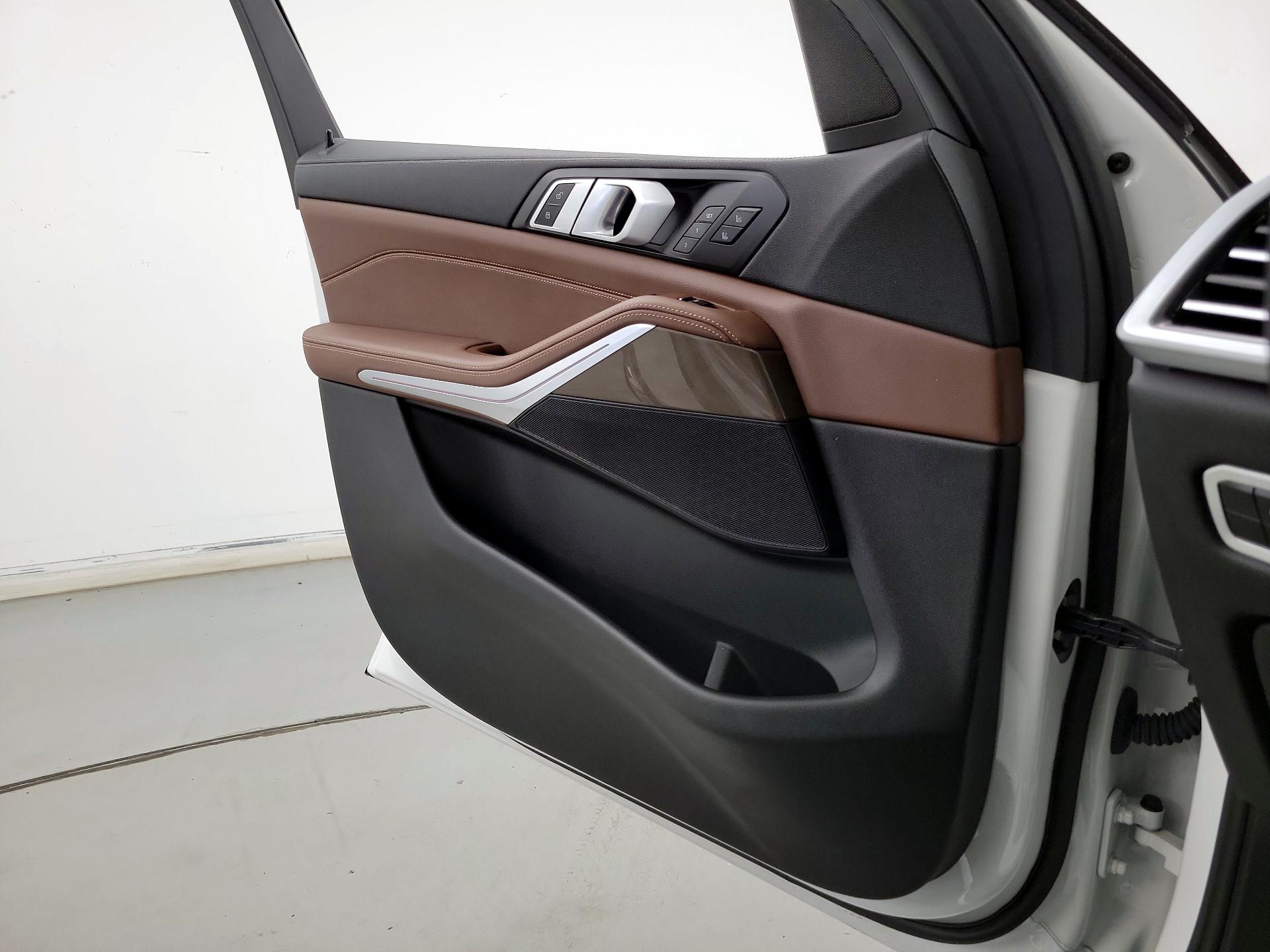 Thumbnail: 2022 BMW X5 - 12