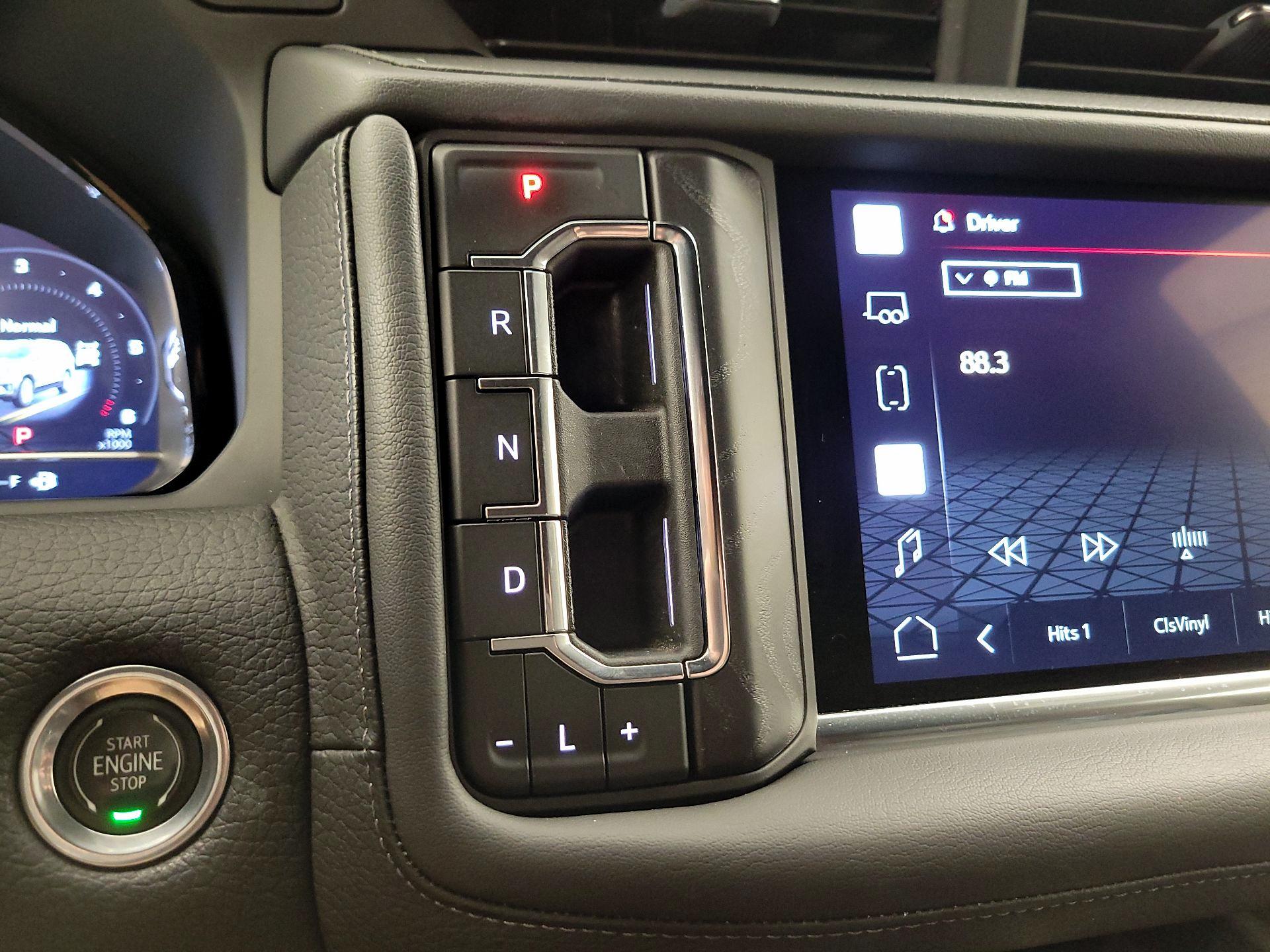Thumbnail: 2022 GMC Yukon XL - 17