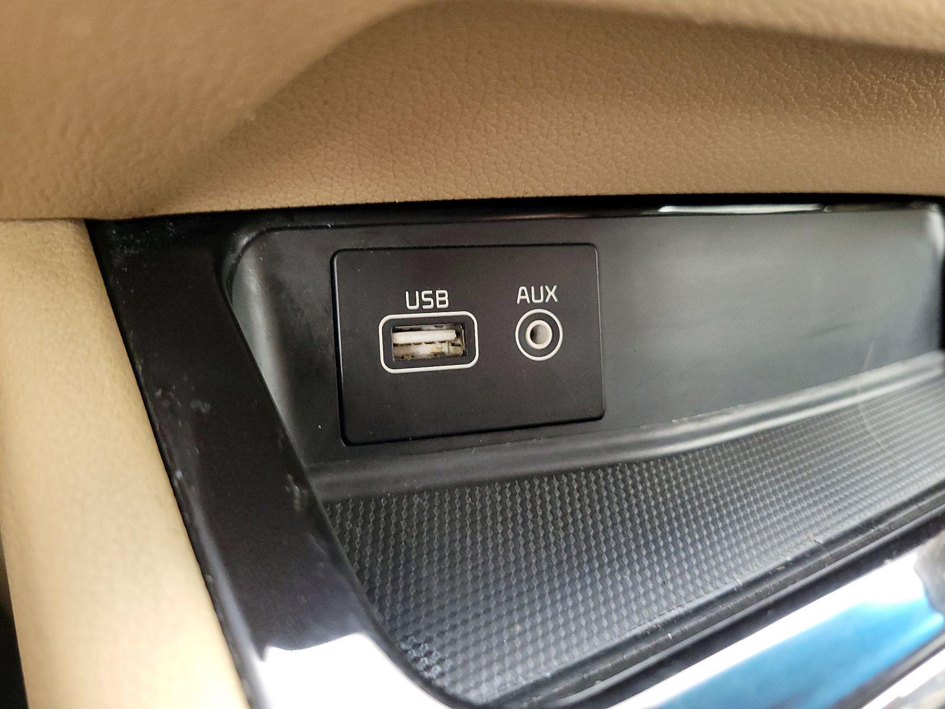 Thumbnail: 2017 Kia Sedona - 18