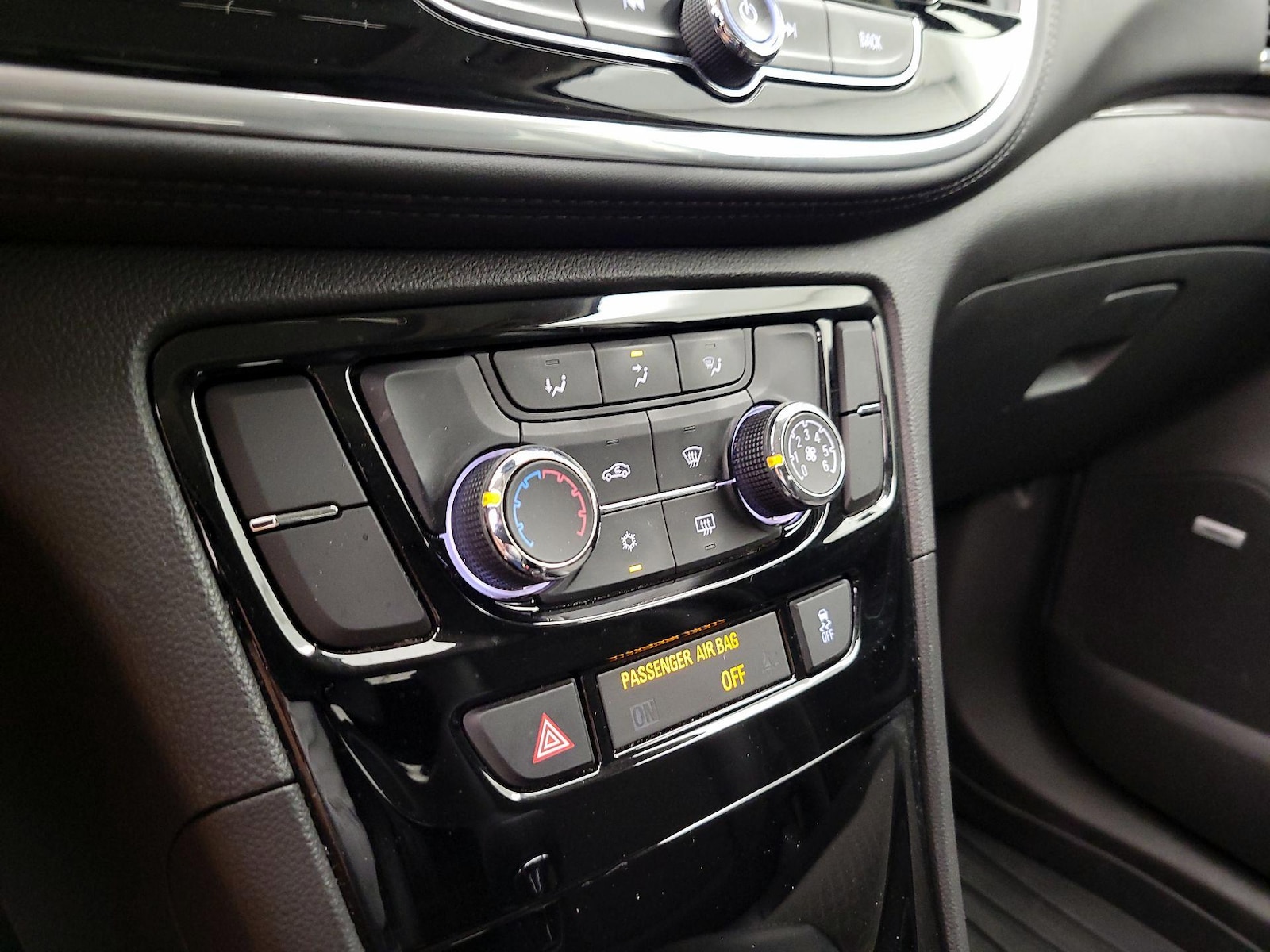 2019 Buick Encore Sport Touring - Photo 17