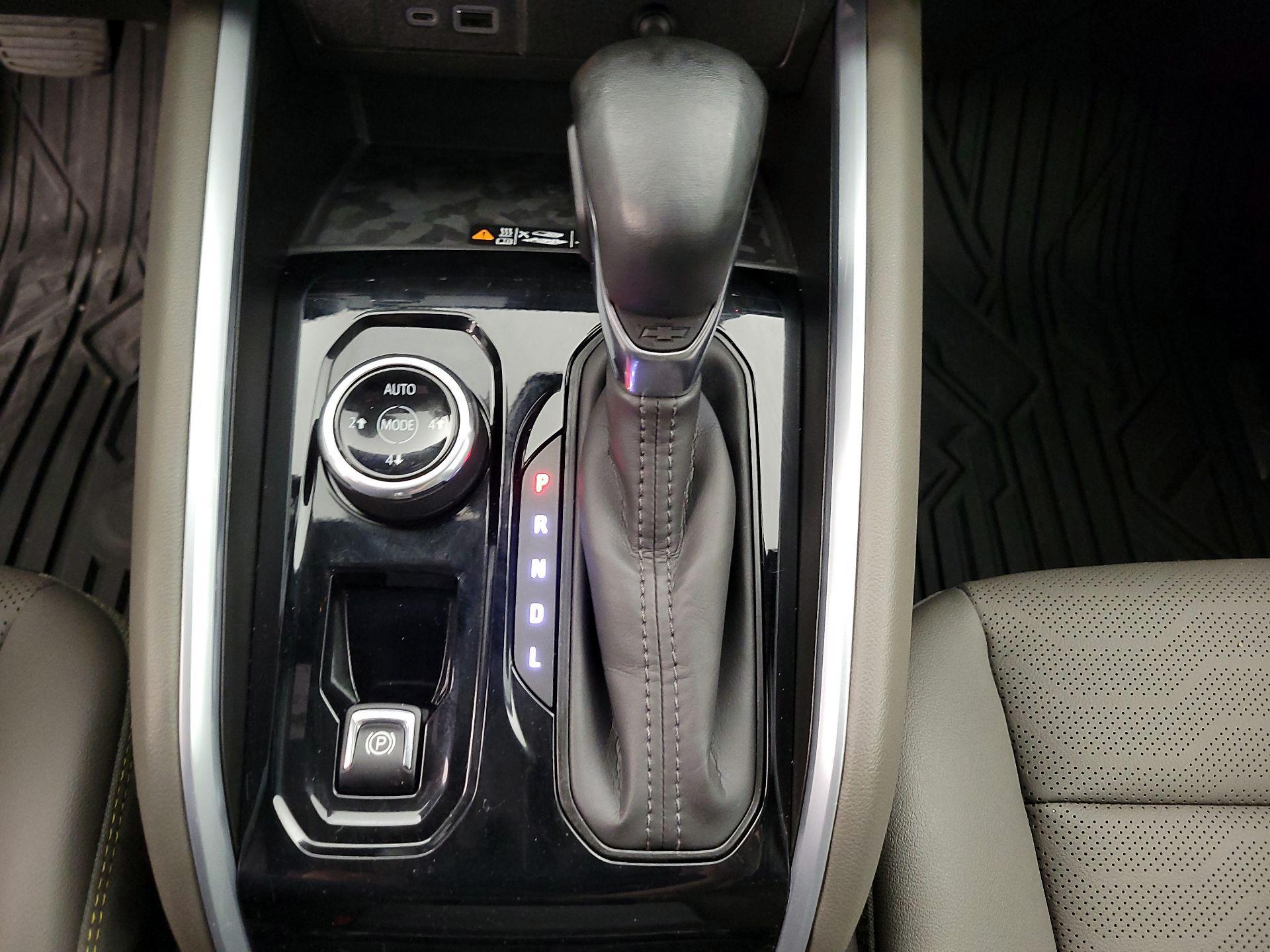 Thumbnail: 2023 Chevrolet Colorado - 17