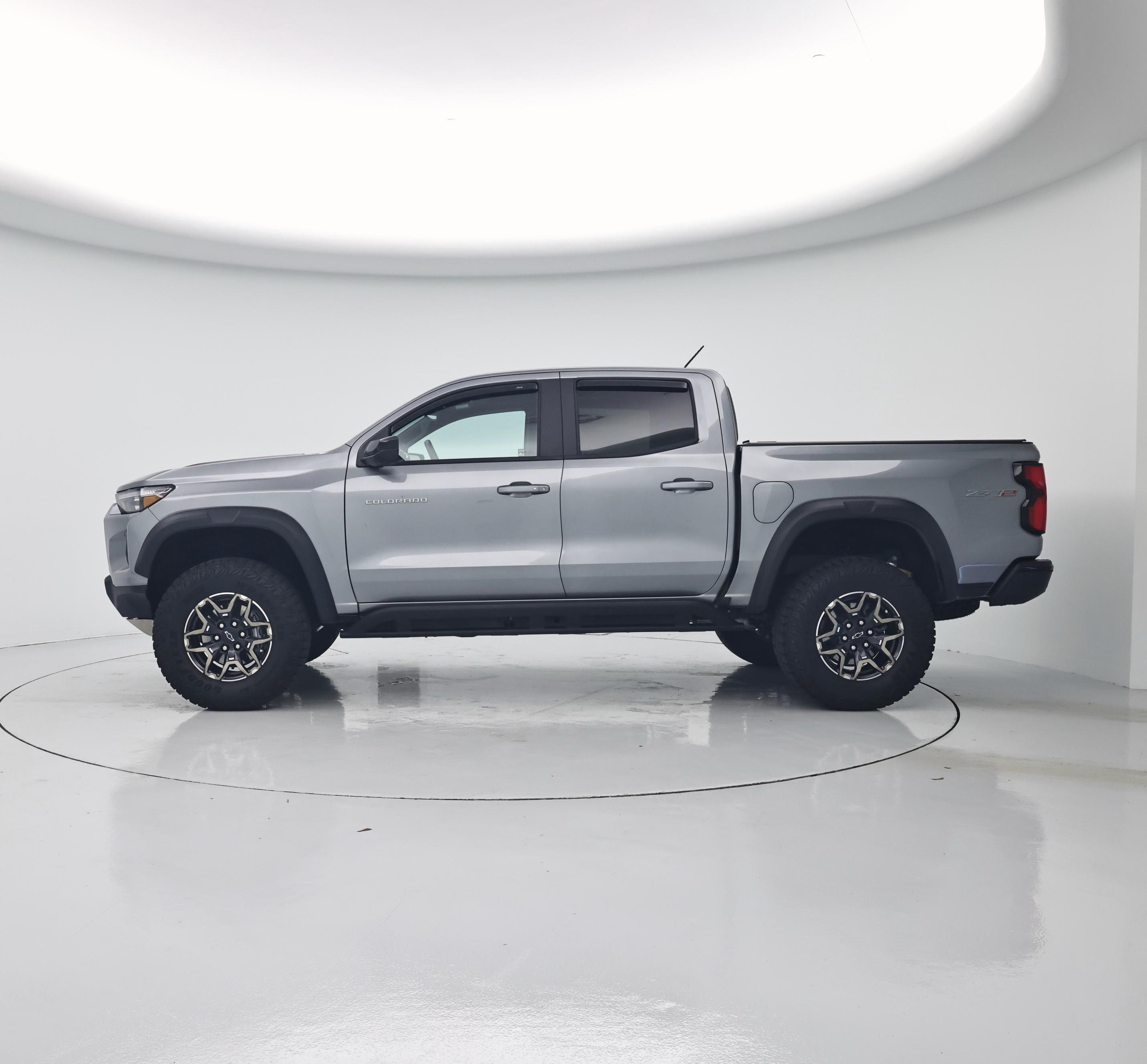 Thumbnail: 2023 Chevrolet Colorado - 3