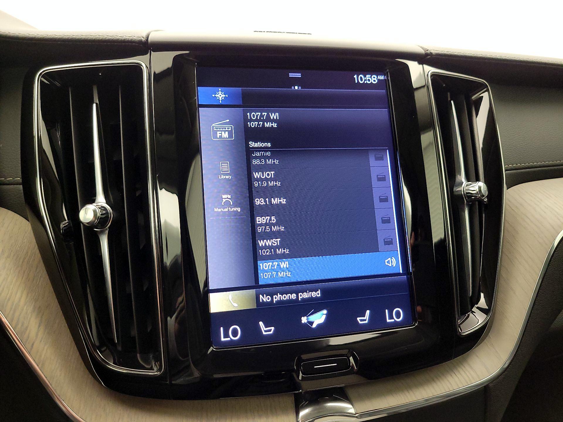 Thumbnail: 2020 Volvo XC60 - 16