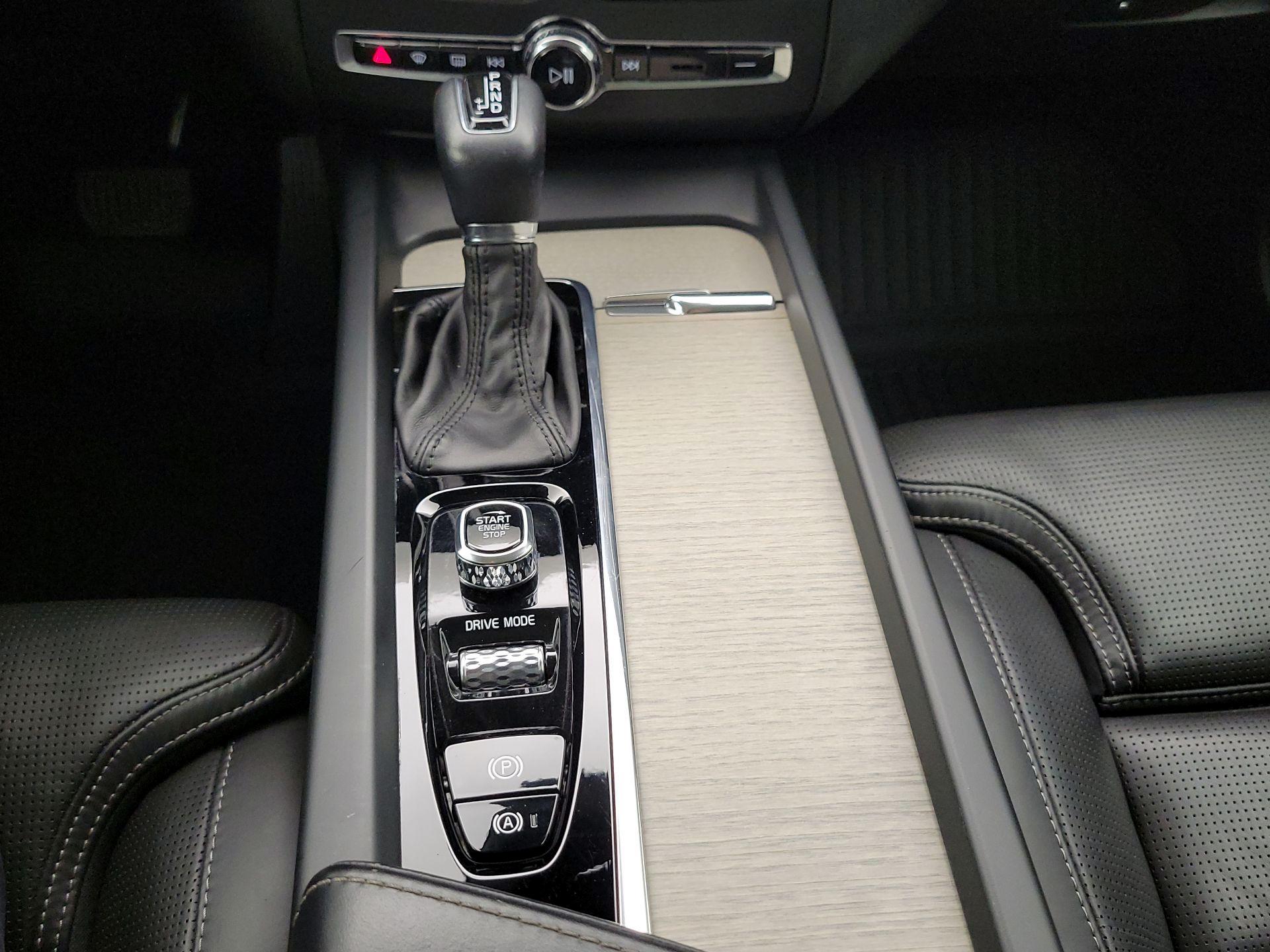Thumbnail: 2020 Volvo XC60 - 18