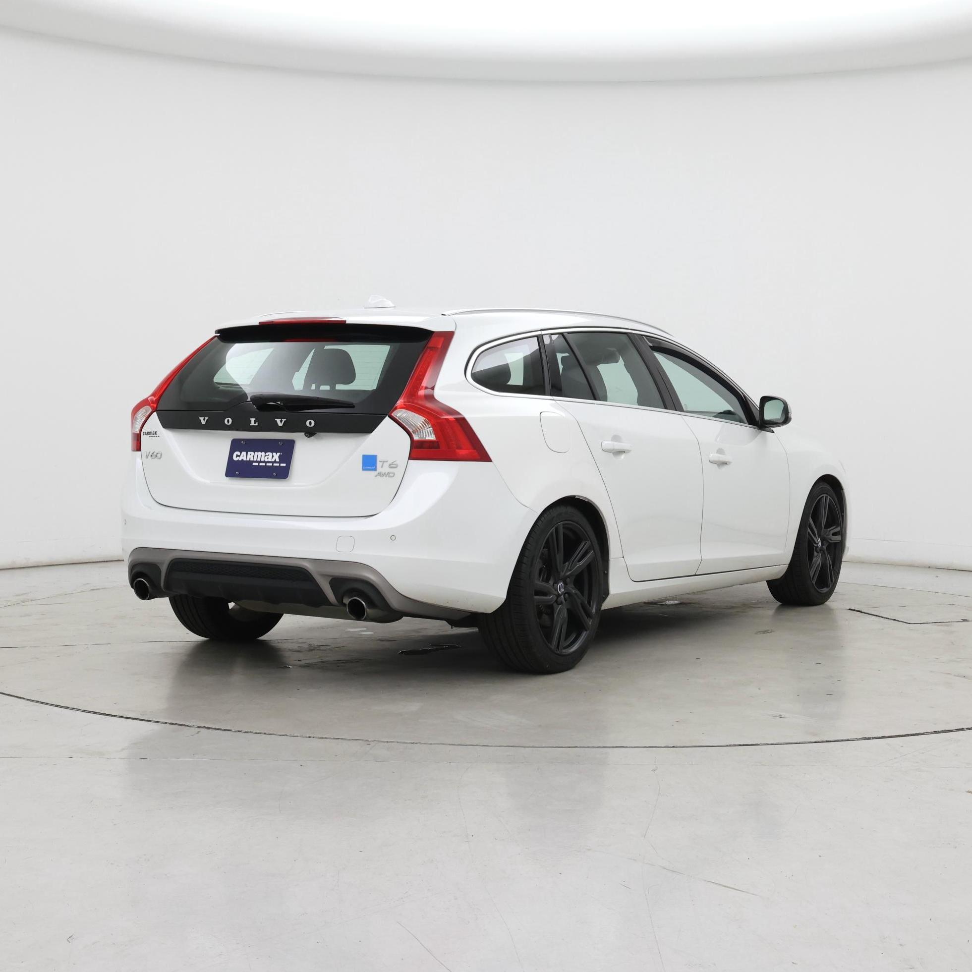 Thumbnail: 2017 Volvo V60 - 8