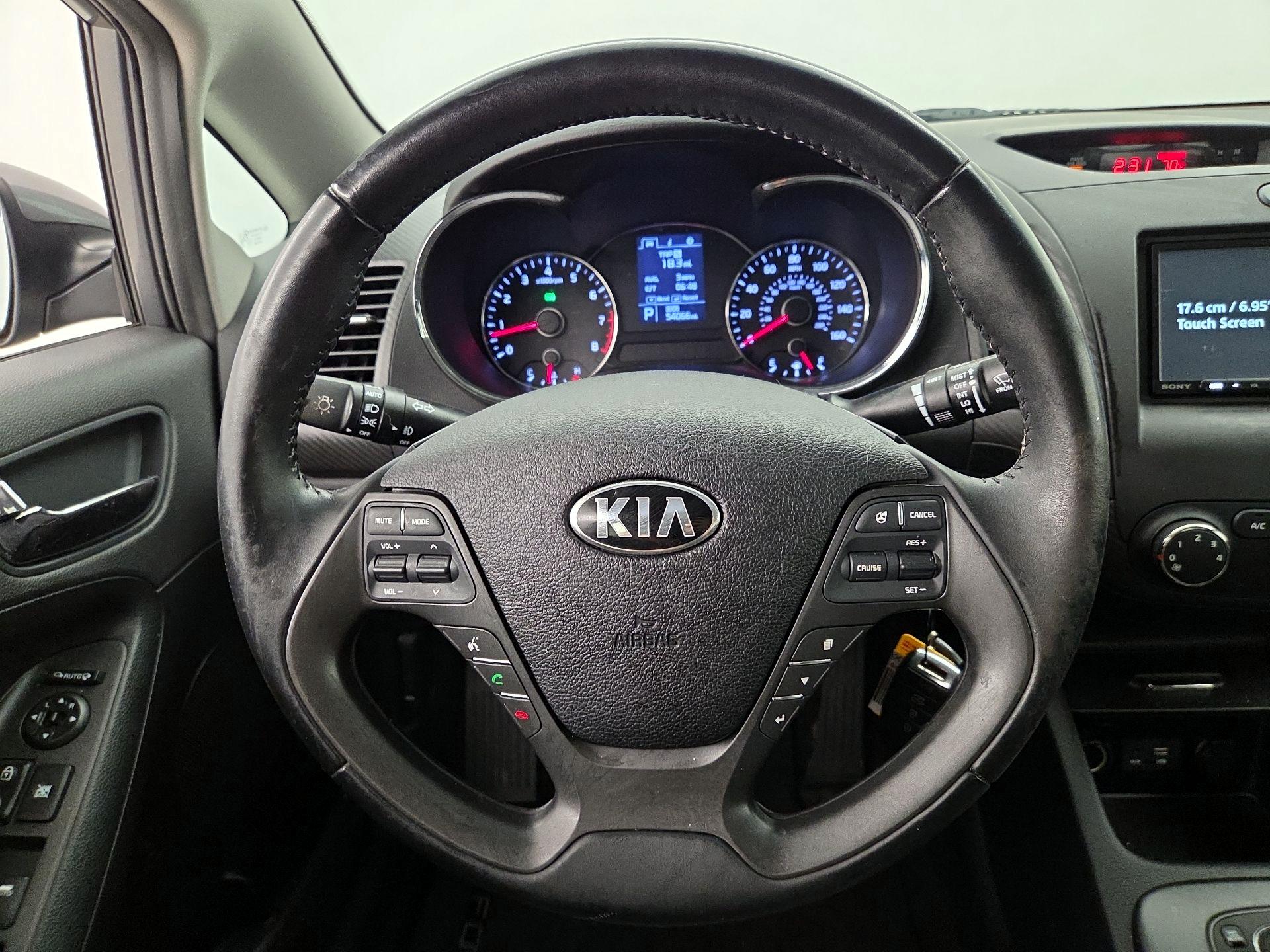 Thumbnail: 2016 Kia Forte - 10