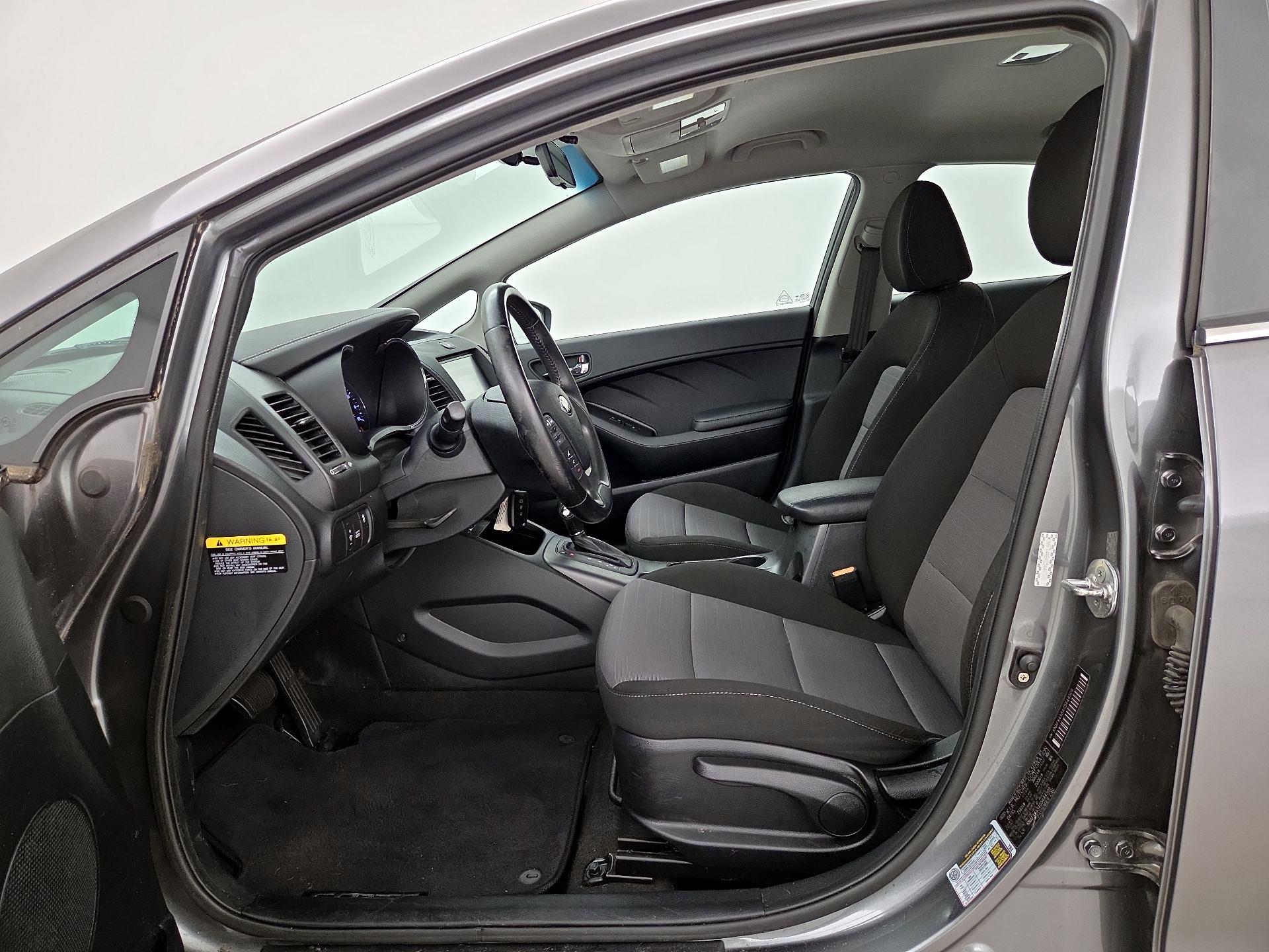 Thumbnail: 2016 Kia Forte - 11