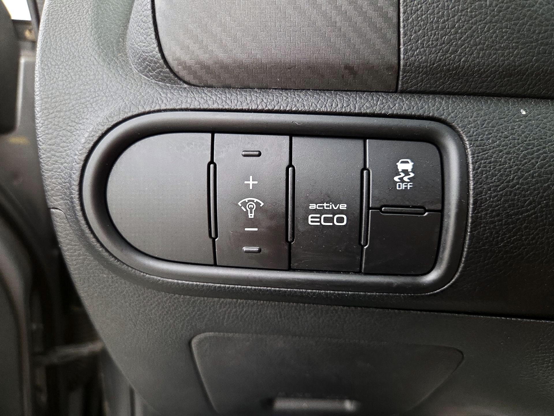 Thumbnail: 2016 Kia Forte - 13