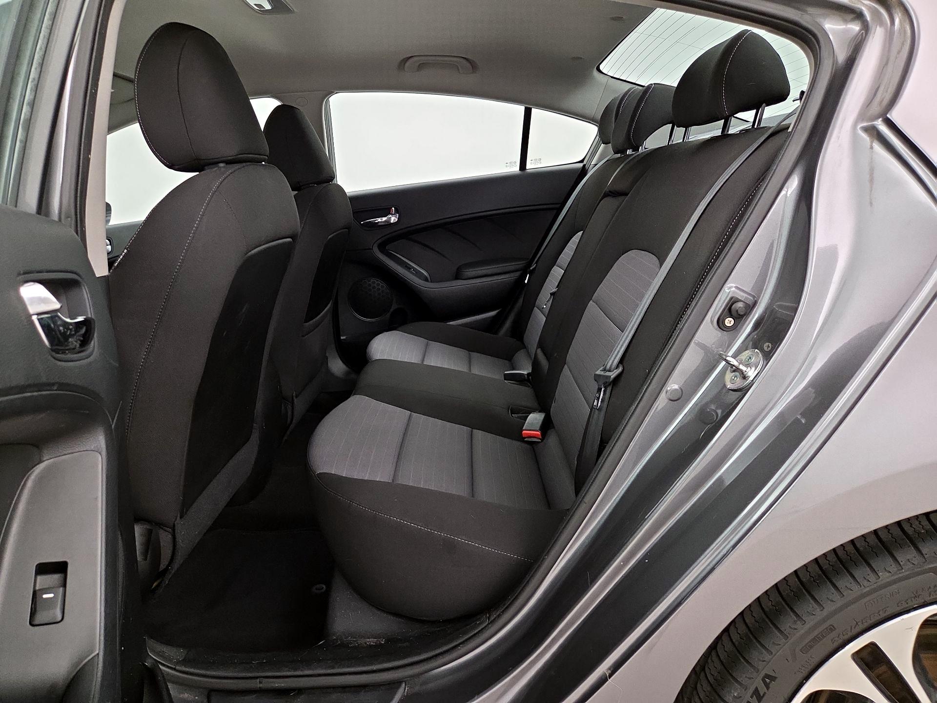 Thumbnail: 2016 Kia Forte - 19