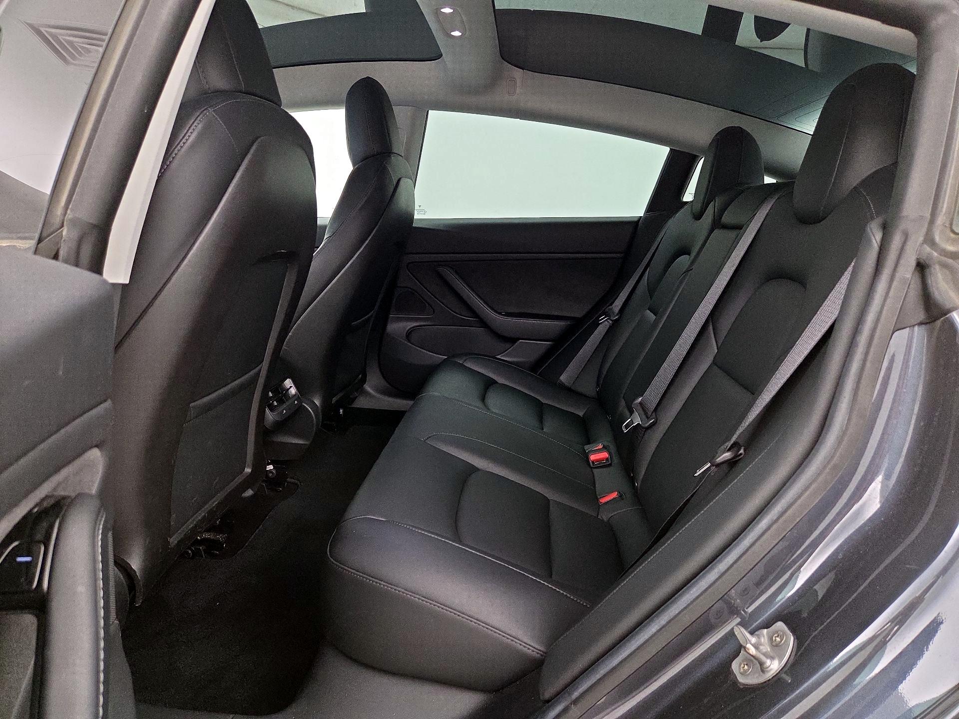 Thumbnail: 2019 Tesla Model 3 - 20