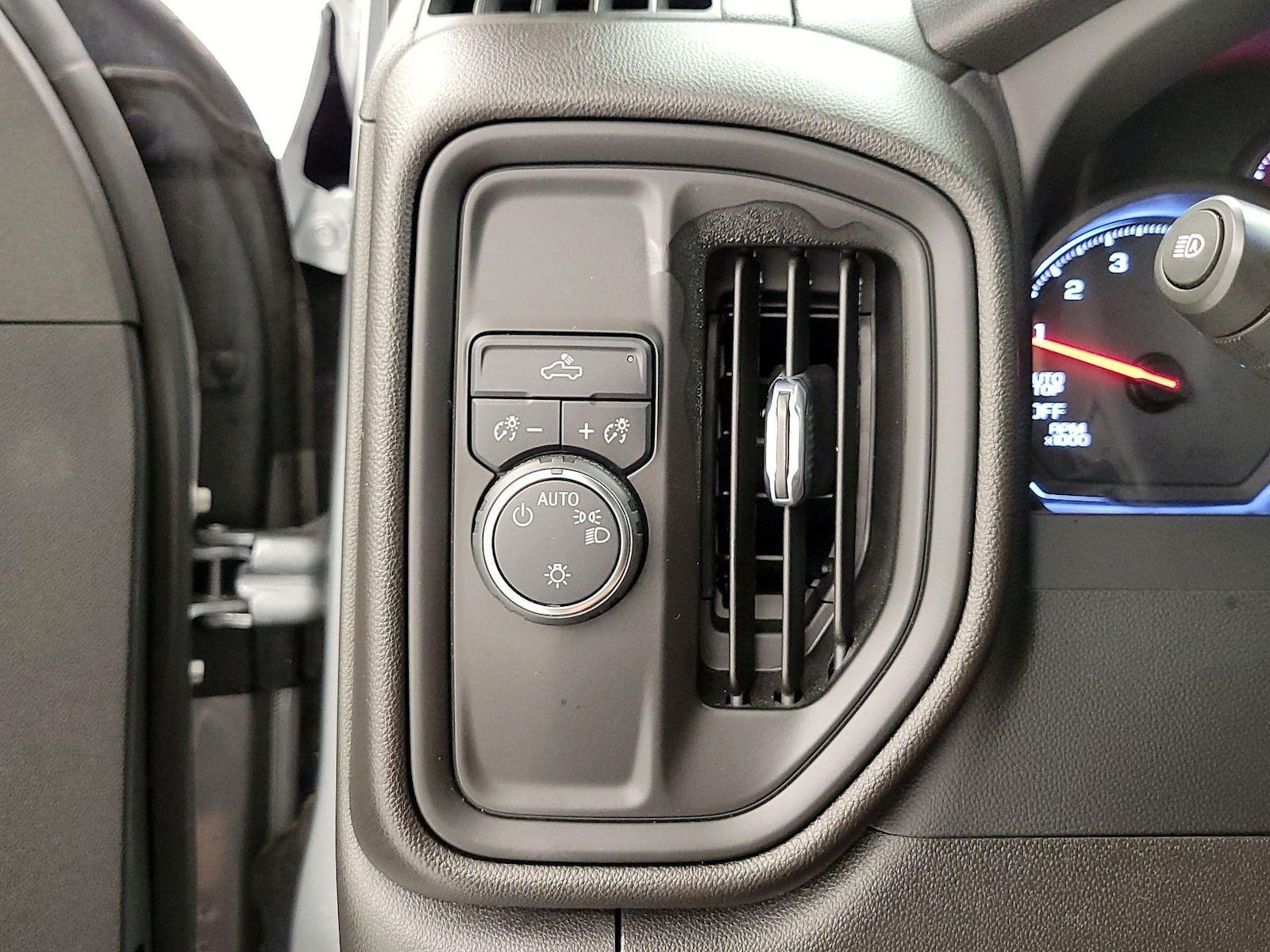 2023 Chevrolet Silverado 1500 Custom - Photo 14