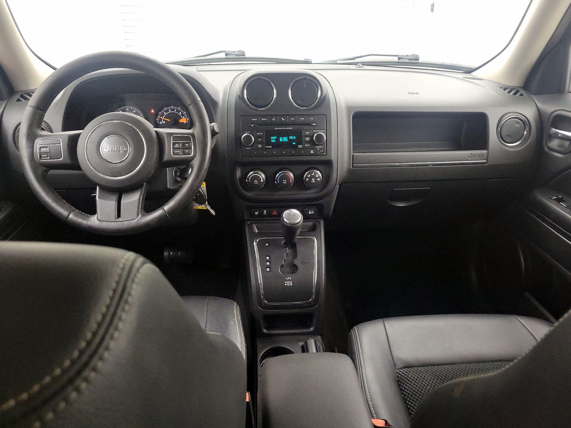 Thumbnail: 2016 Jeep Patriot - 9