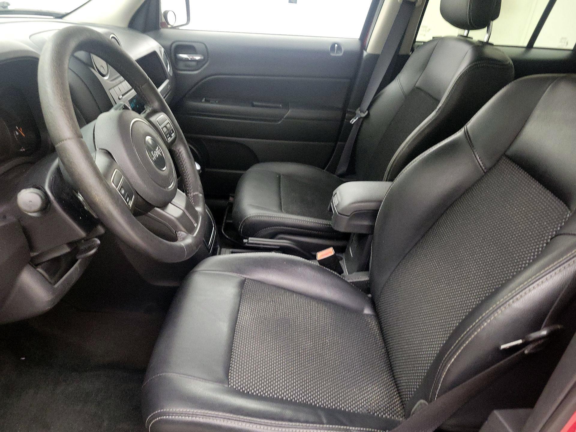 Thumbnail: 2016 Jeep Patriot - 11