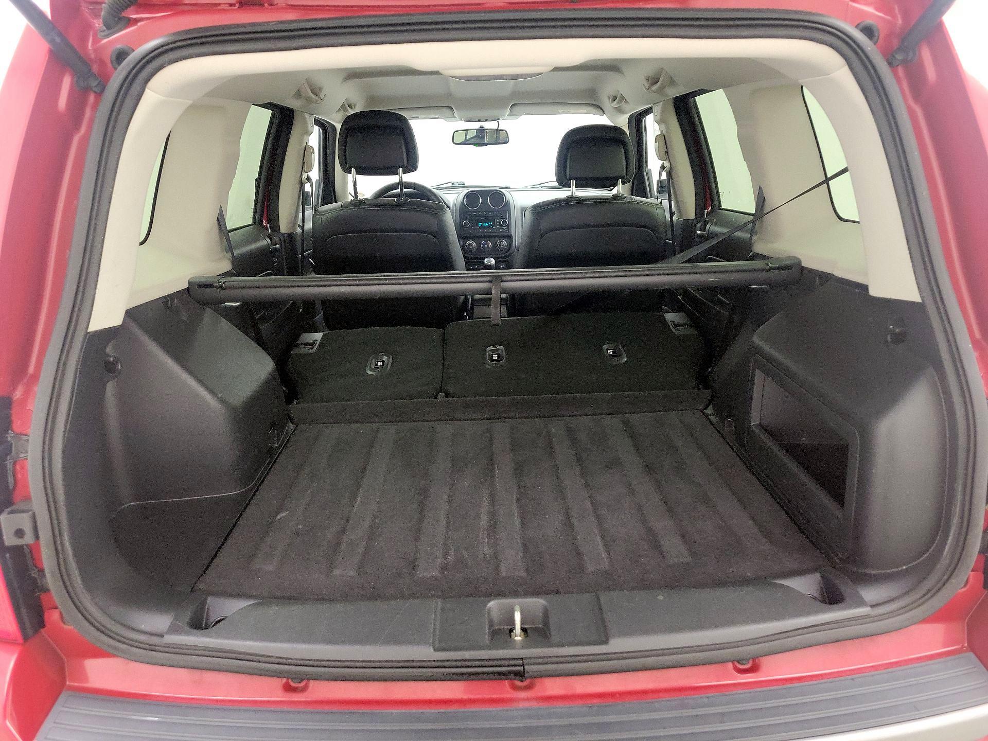 Thumbnail: 2016 Jeep Patriot - 18