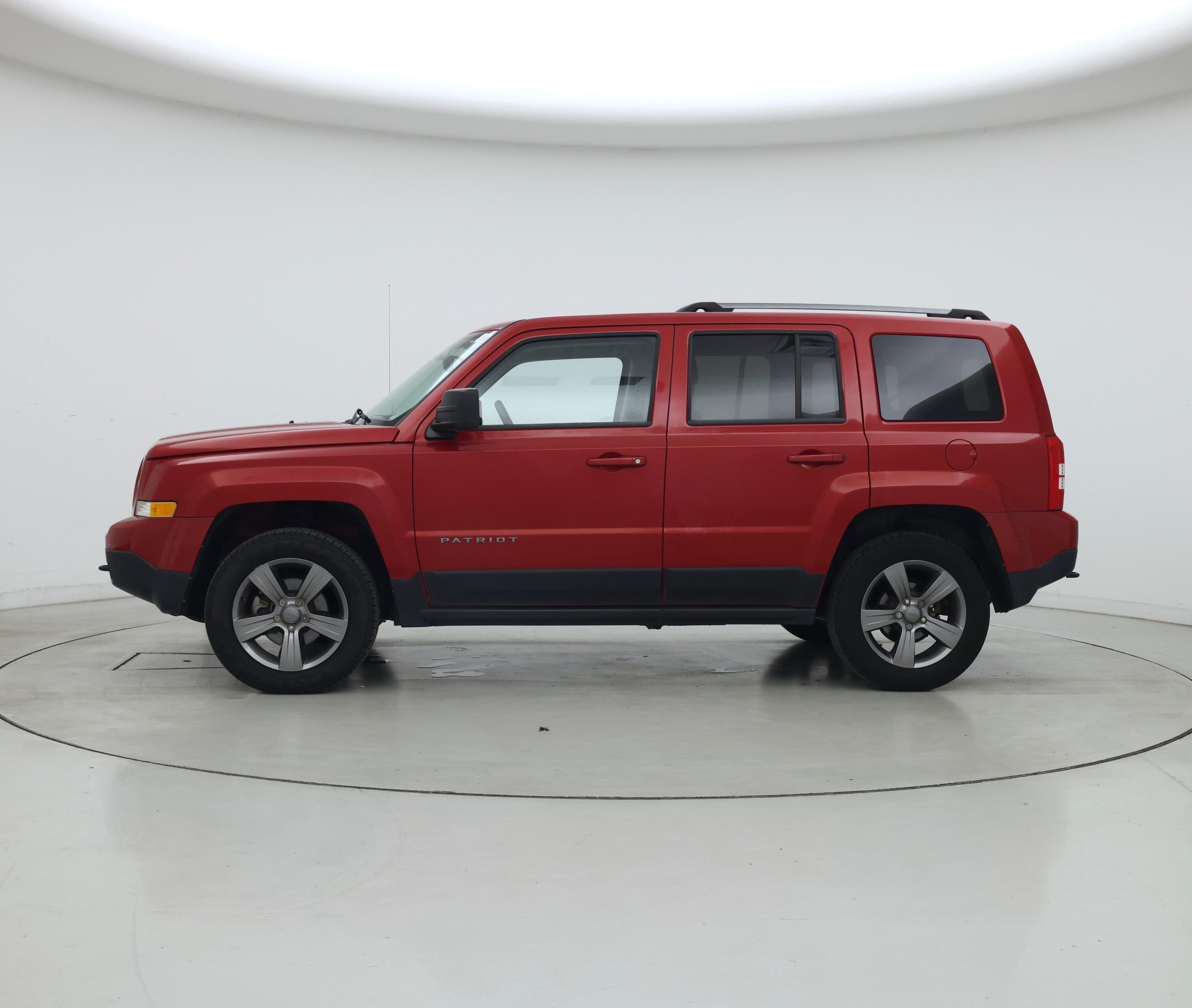 Thumbnail: 2016 Jeep Patriot - 3