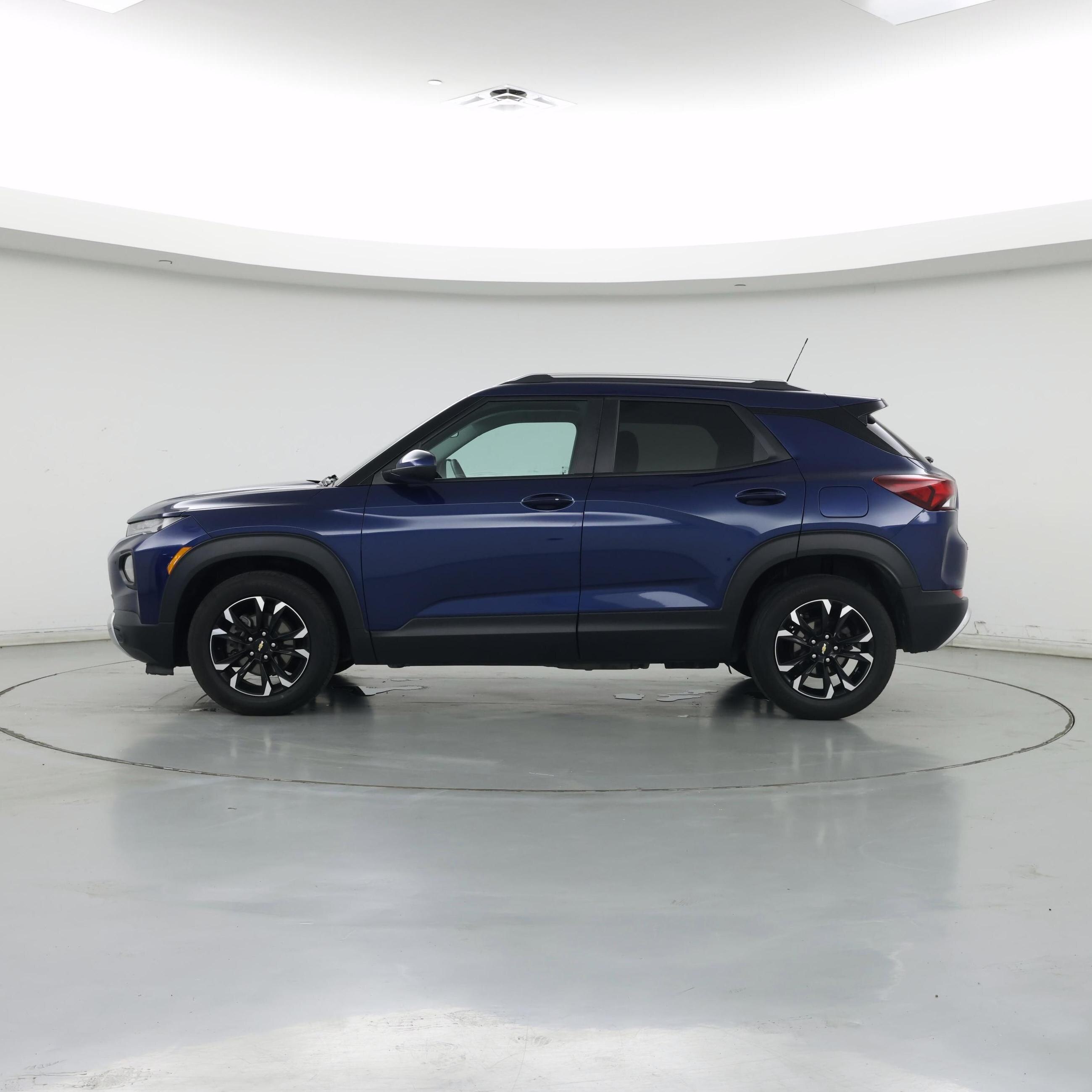 Thumbnail: 2022 Chevrolet TrailBlazer - 3