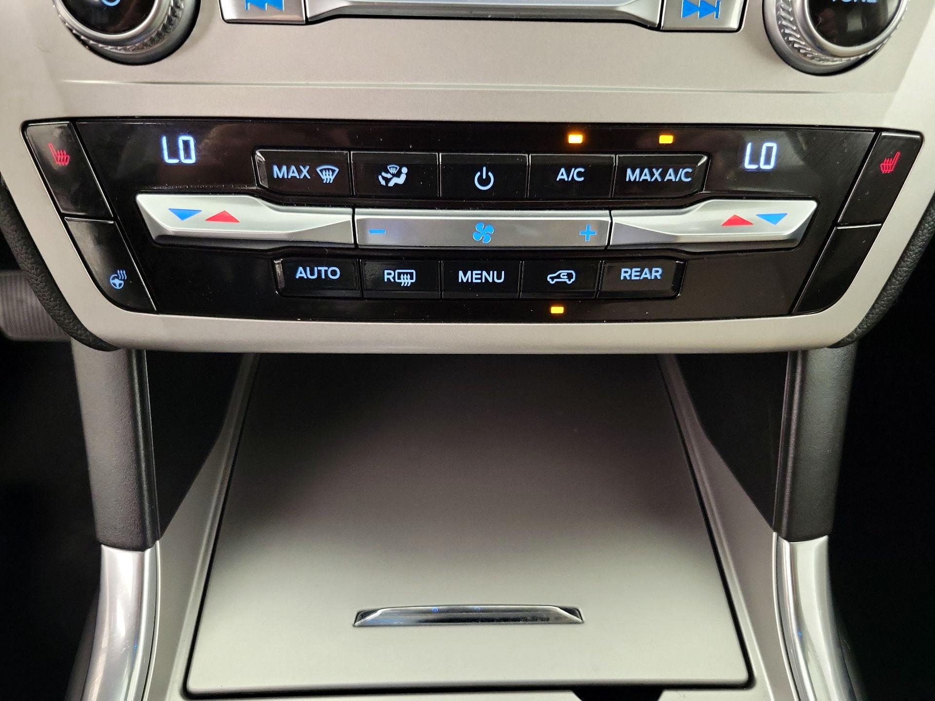Thumbnail: 2020 Ford Explorer - 17