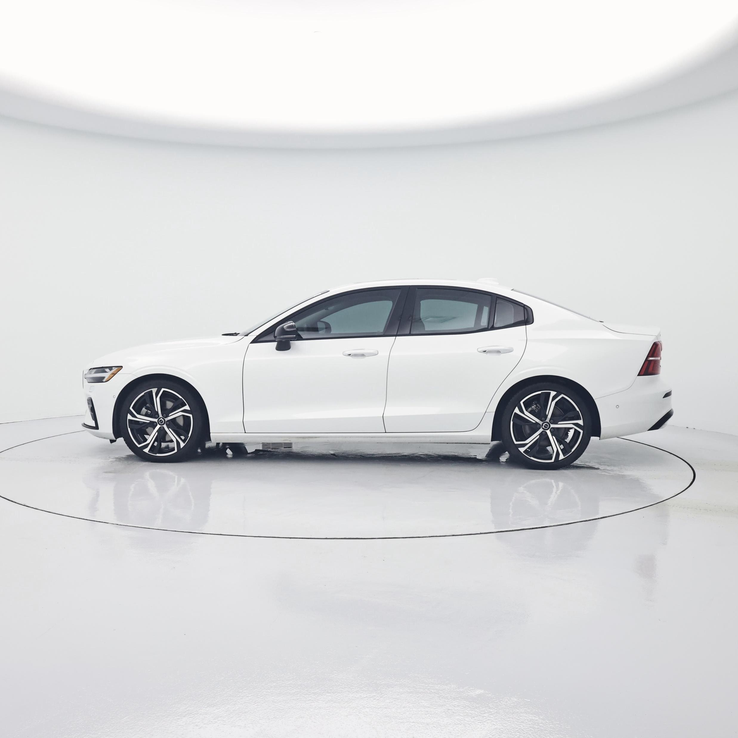 Thumbnail: 2024 Volvo S60 - 3