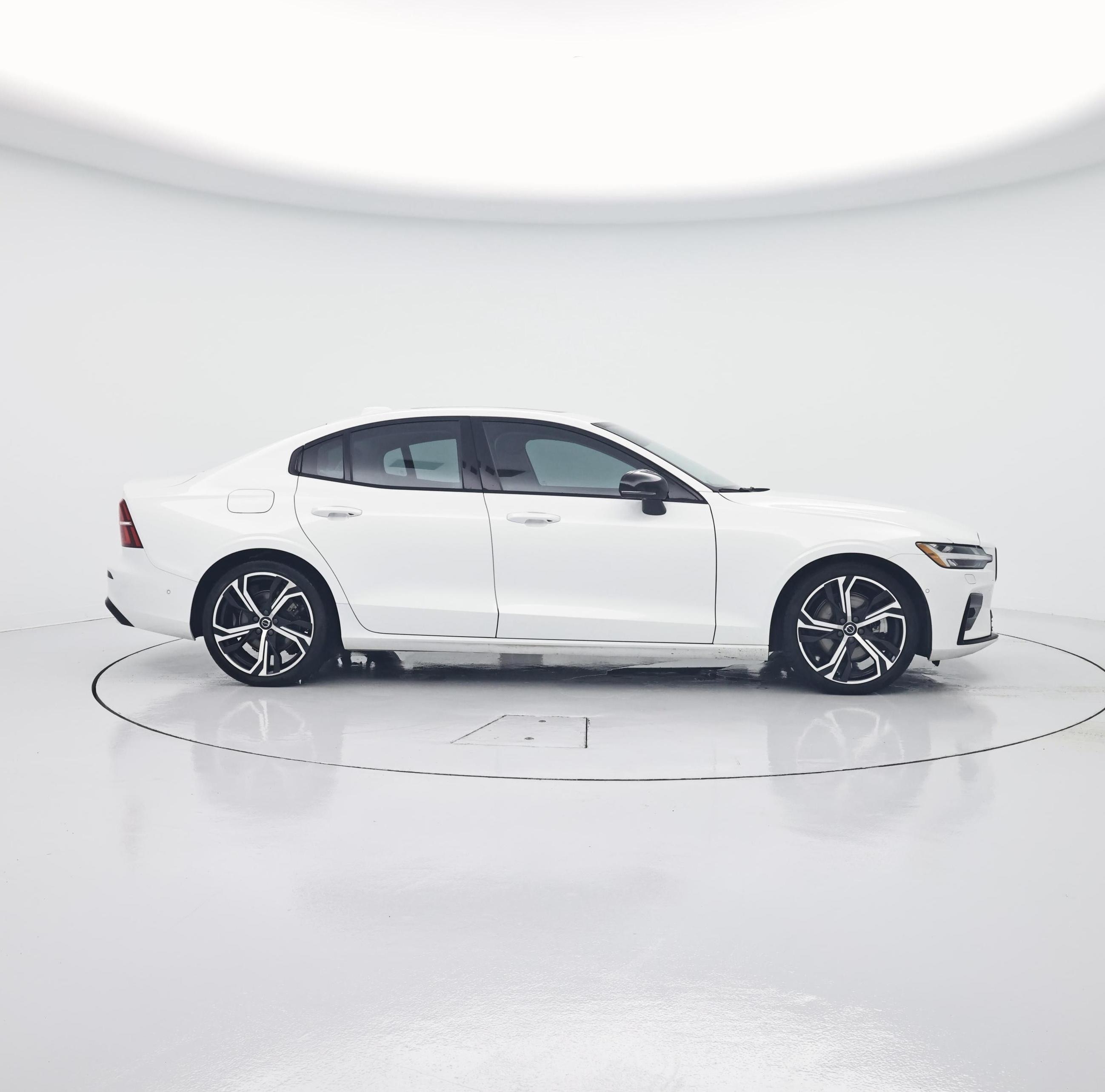 Thumbnail: 2024 Volvo S60 - 7
