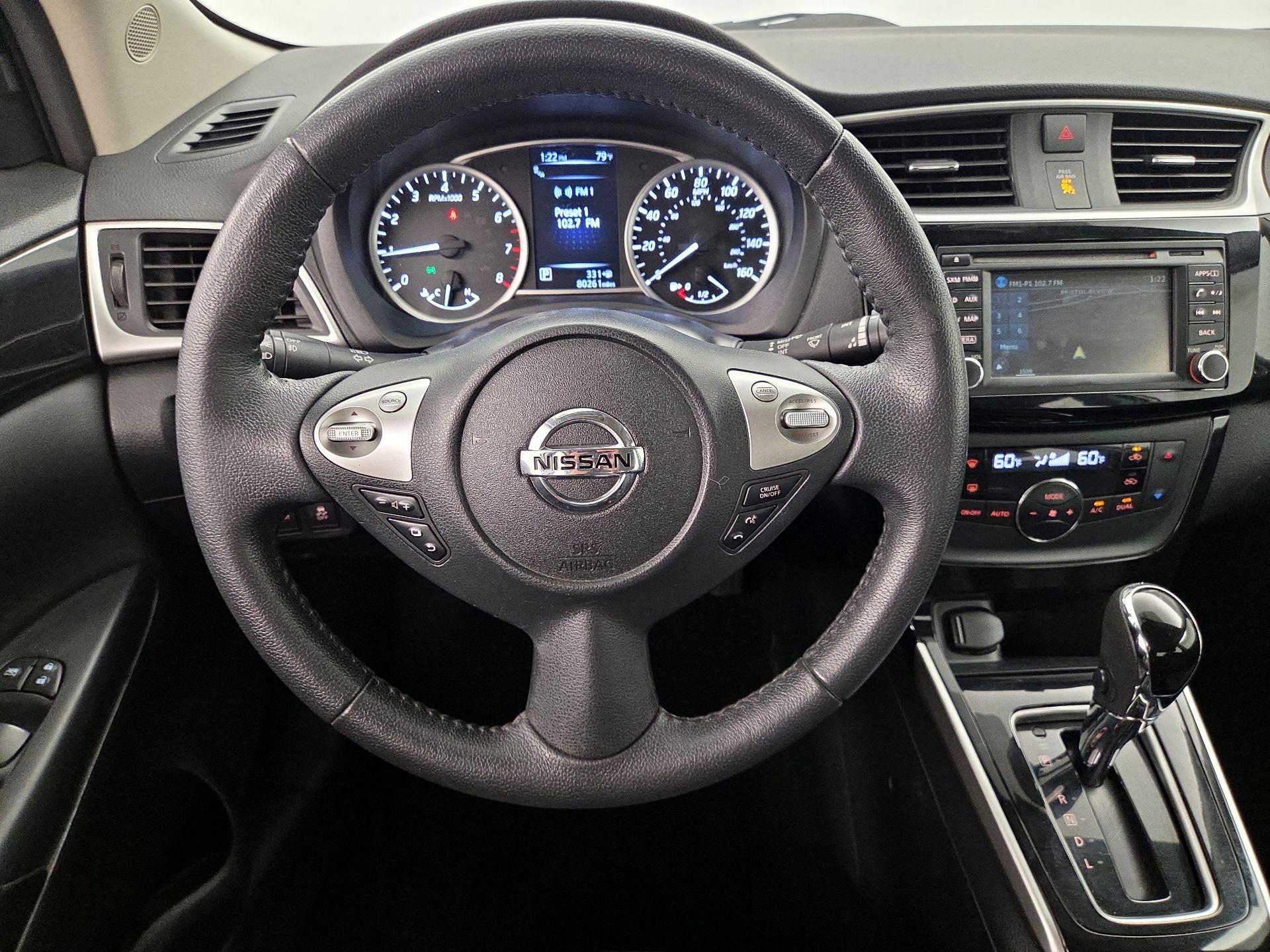 Thumbnail: 2016 Nissan Sentra - 10