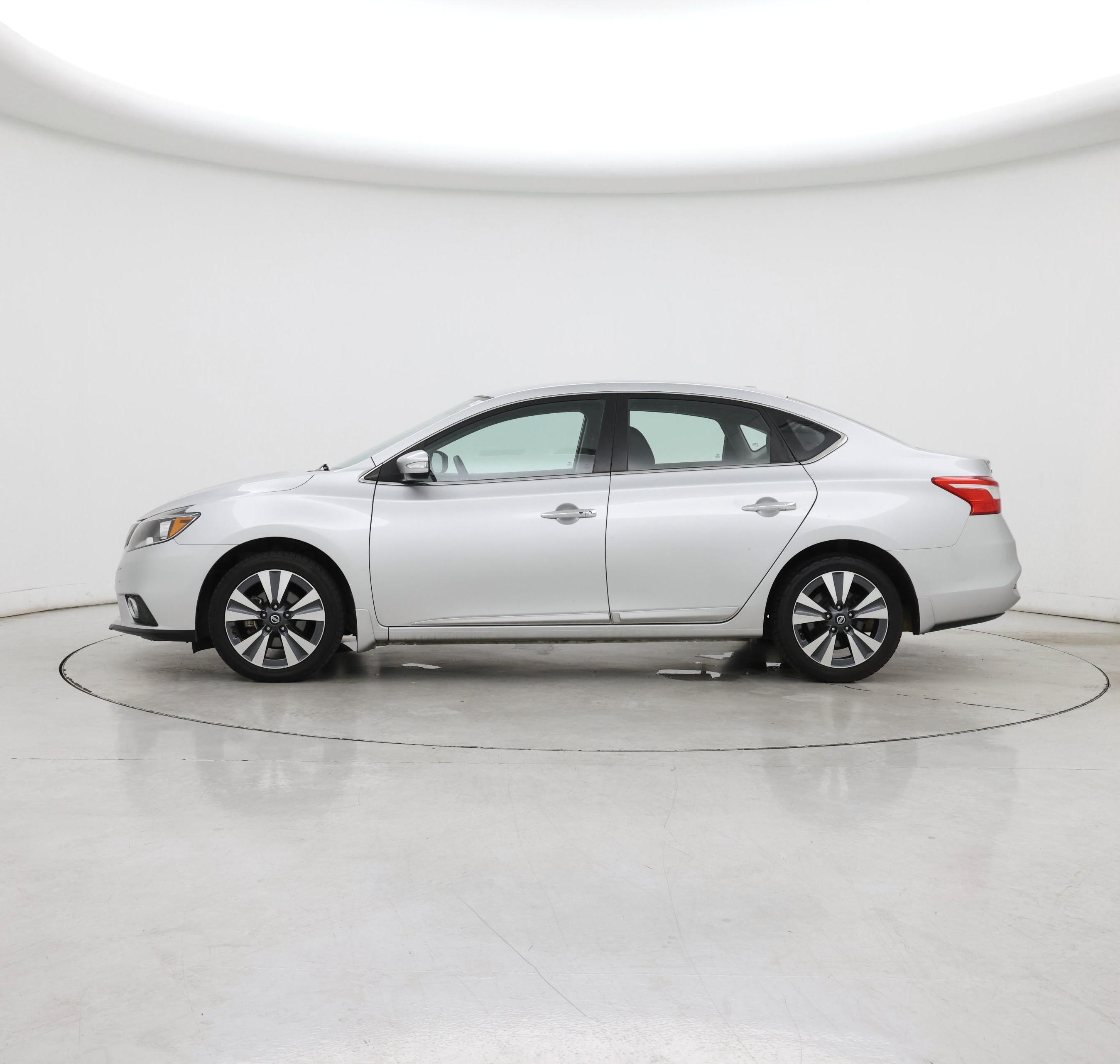 Thumbnail: 2016 Nissan Sentra - 3