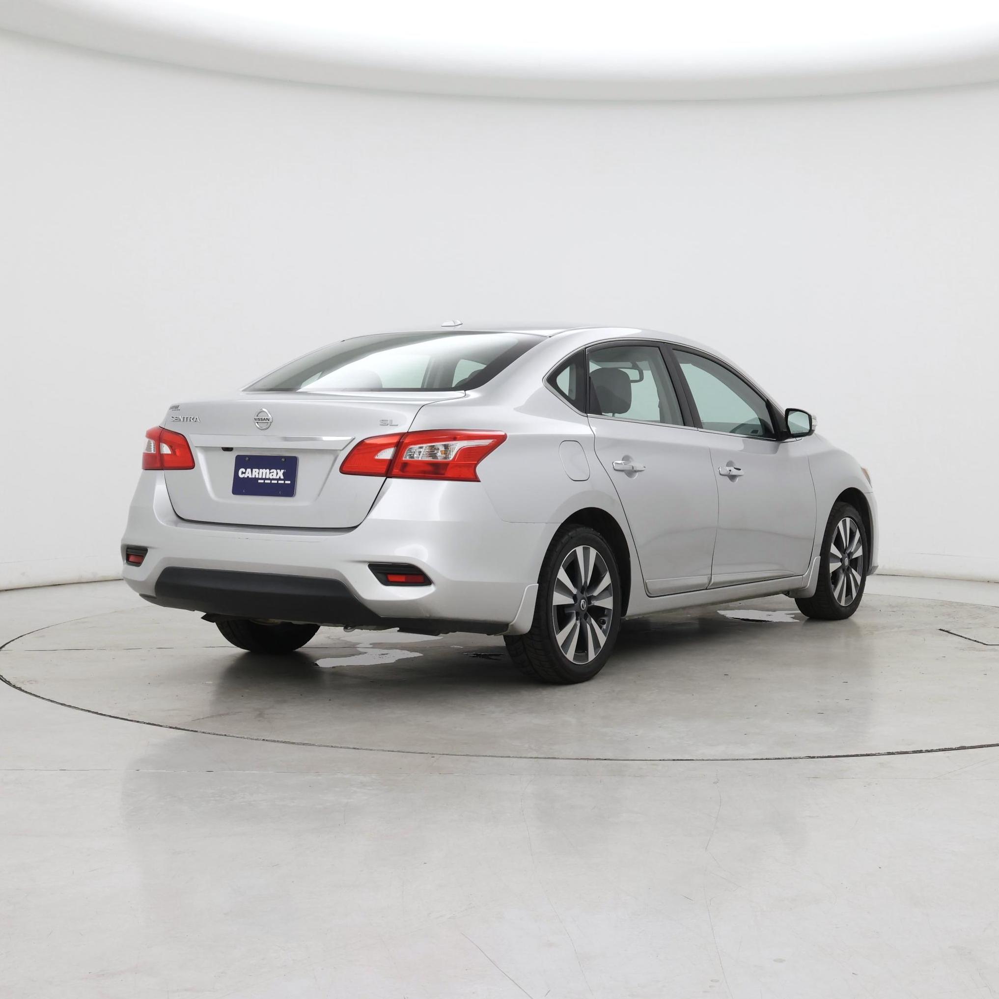 Thumbnail: 2016 Nissan Sentra - 8