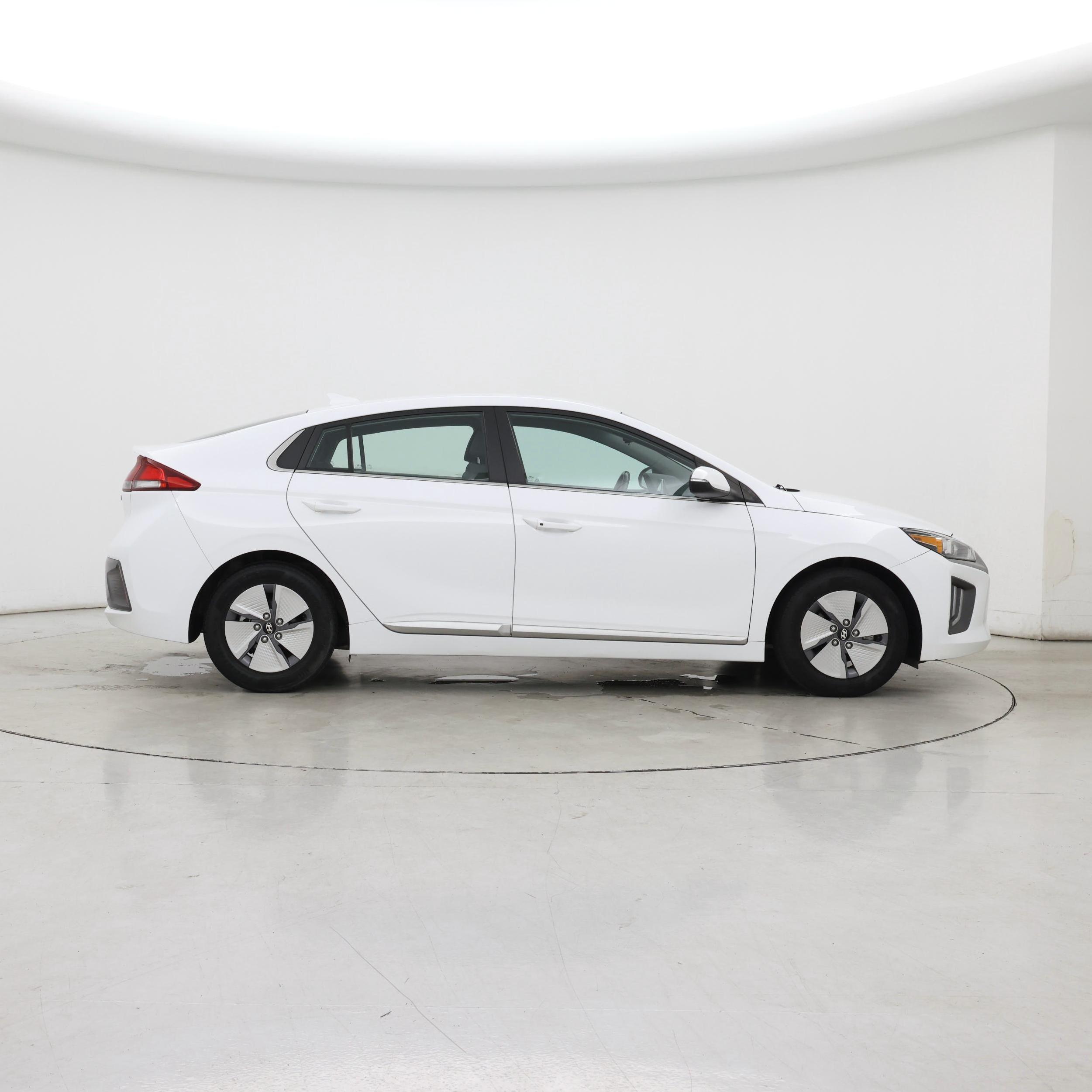Thumbnail: 2021 Hyundai Ioniq - 7
