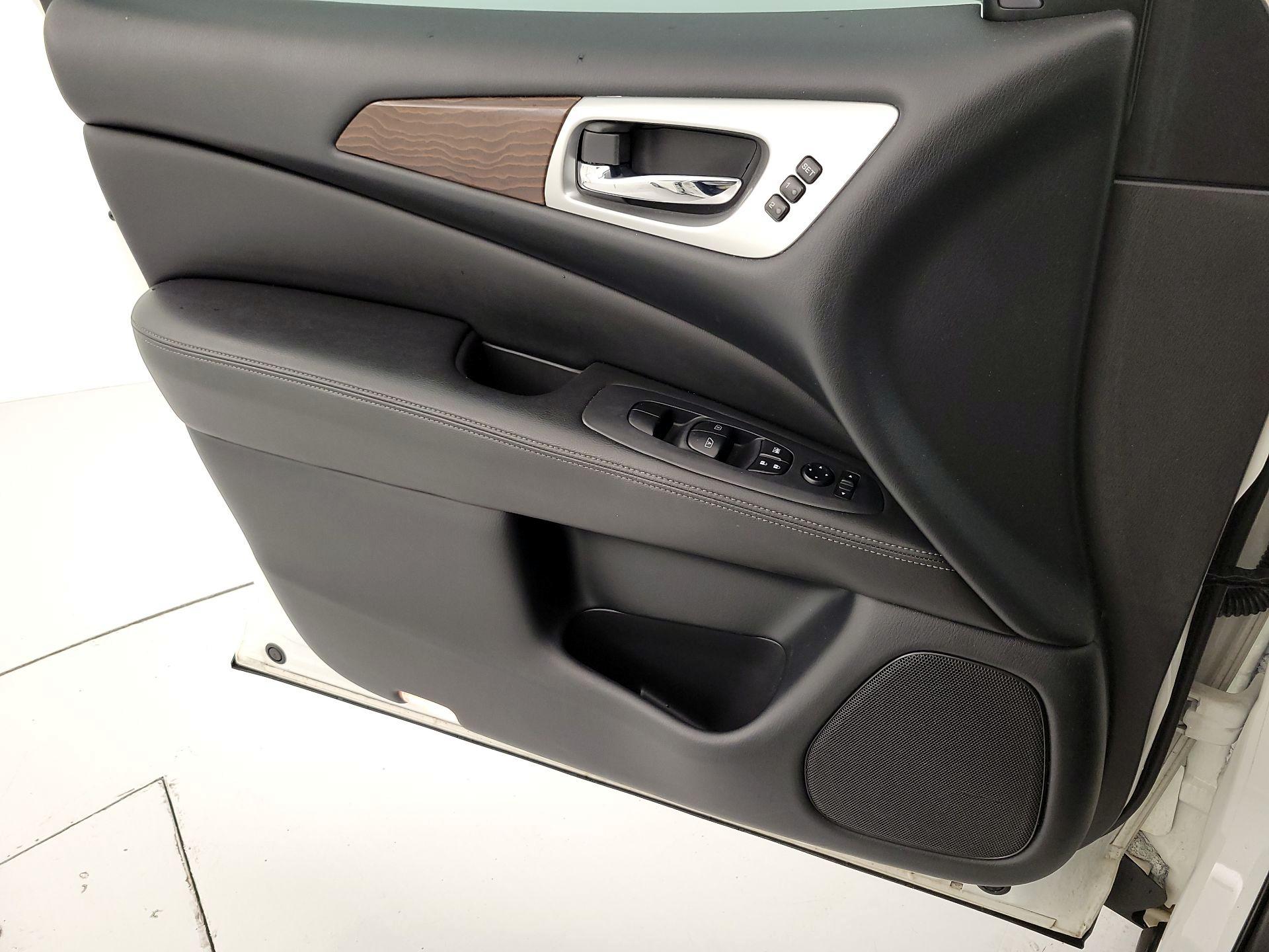 Thumbnail: 2020 Nissan Pathfinder - 12
