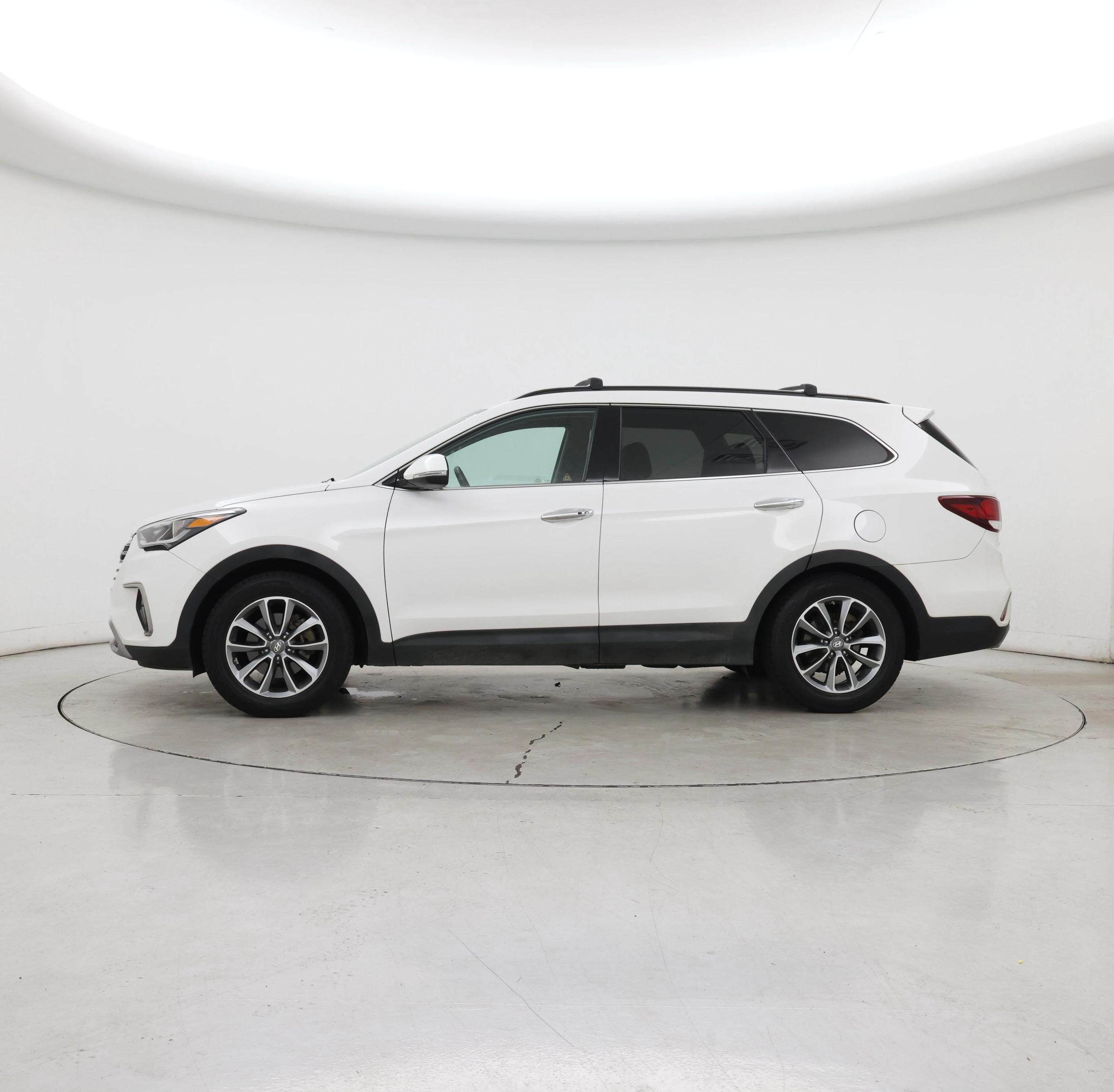 Thumbnail: 2017 Hyundai Santa Fe - 3