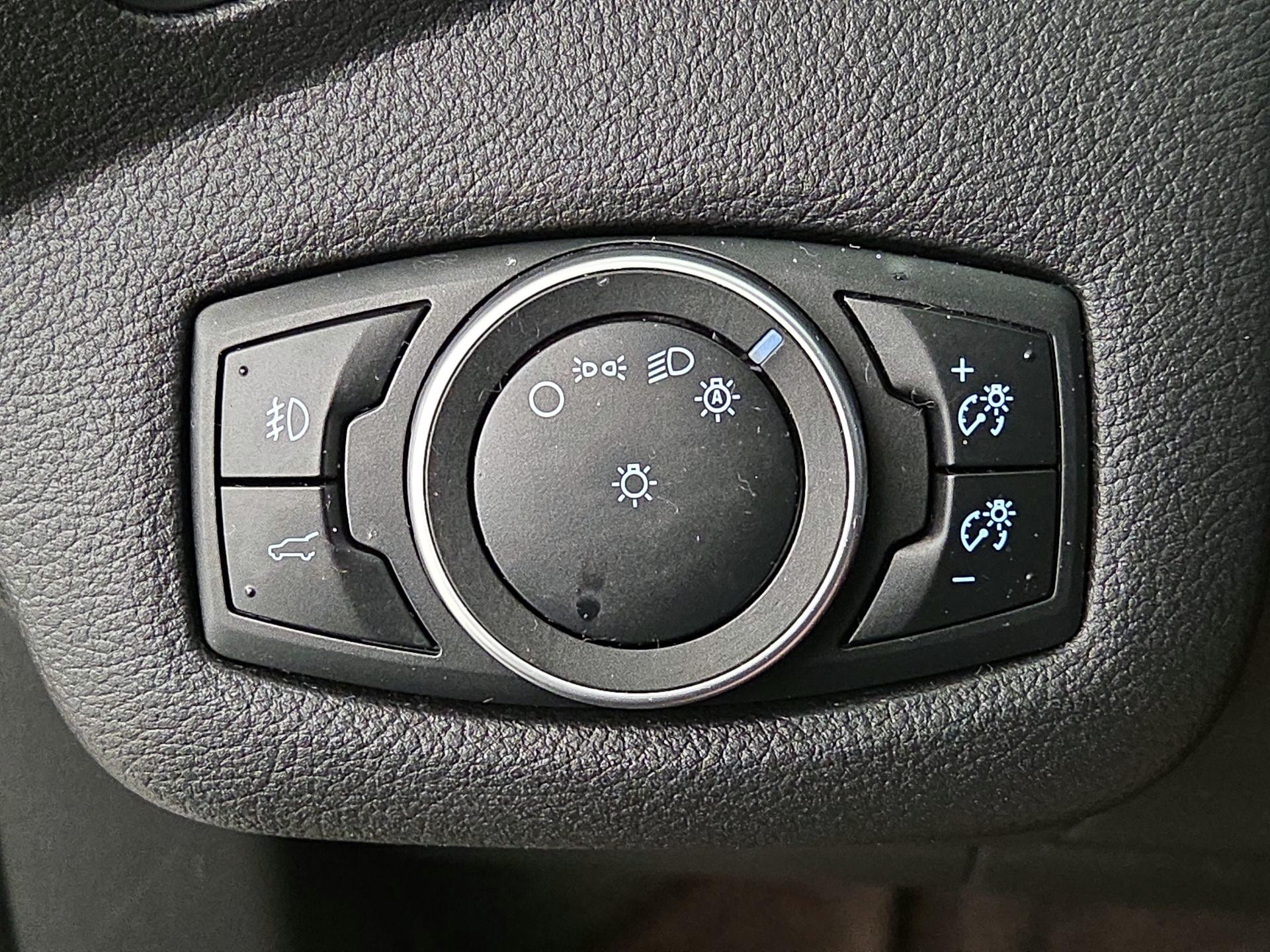 Thumbnail: 2017 Ford Escape - 13
