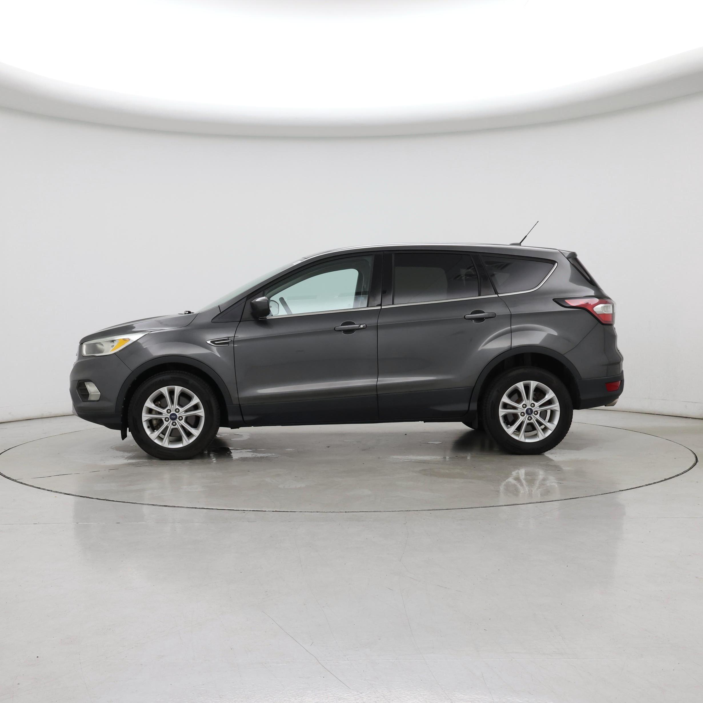 Thumbnail: 2017 Ford Escape - 3