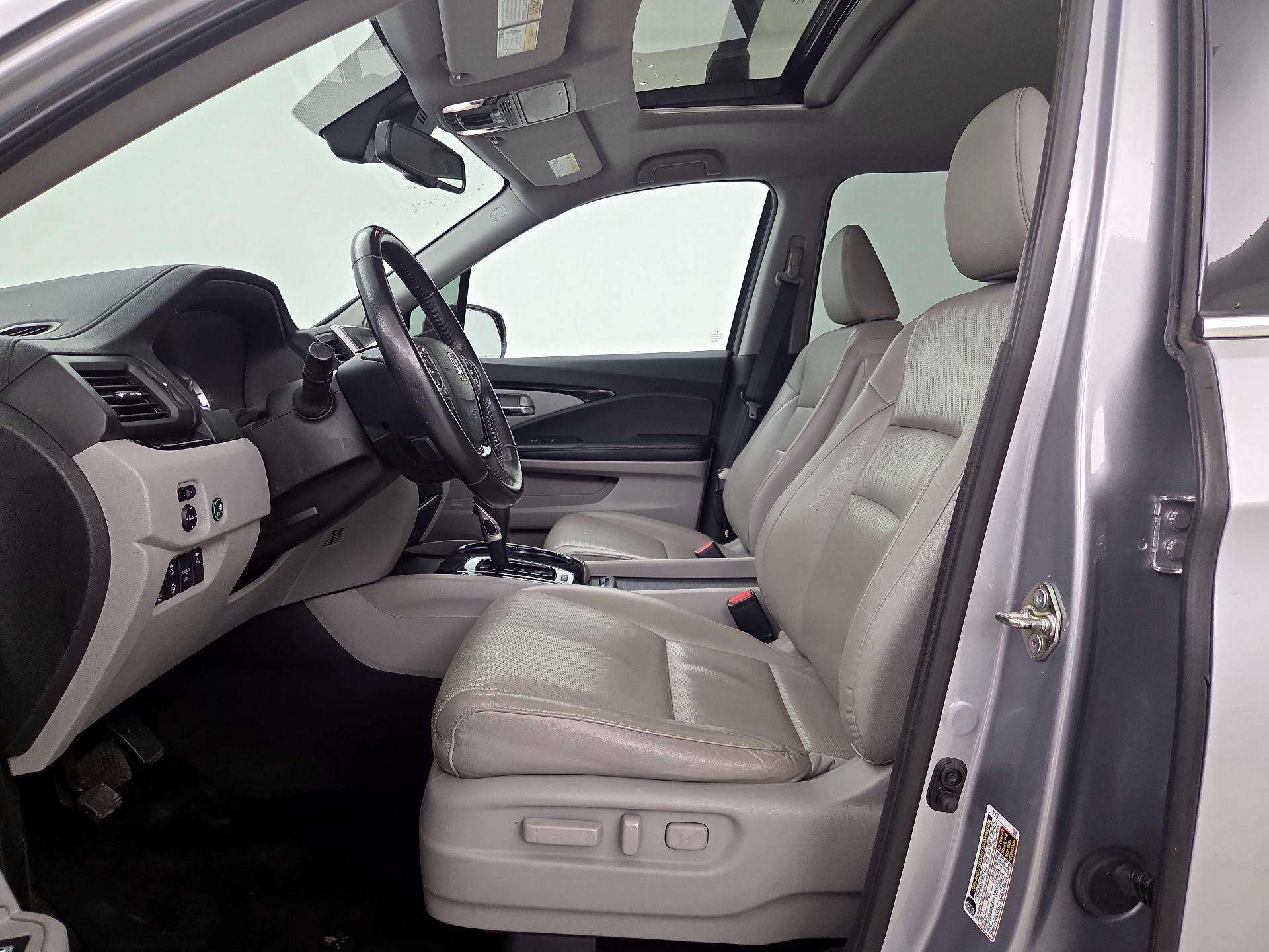 Thumbnail: 2017 Honda Ridgeline - 11