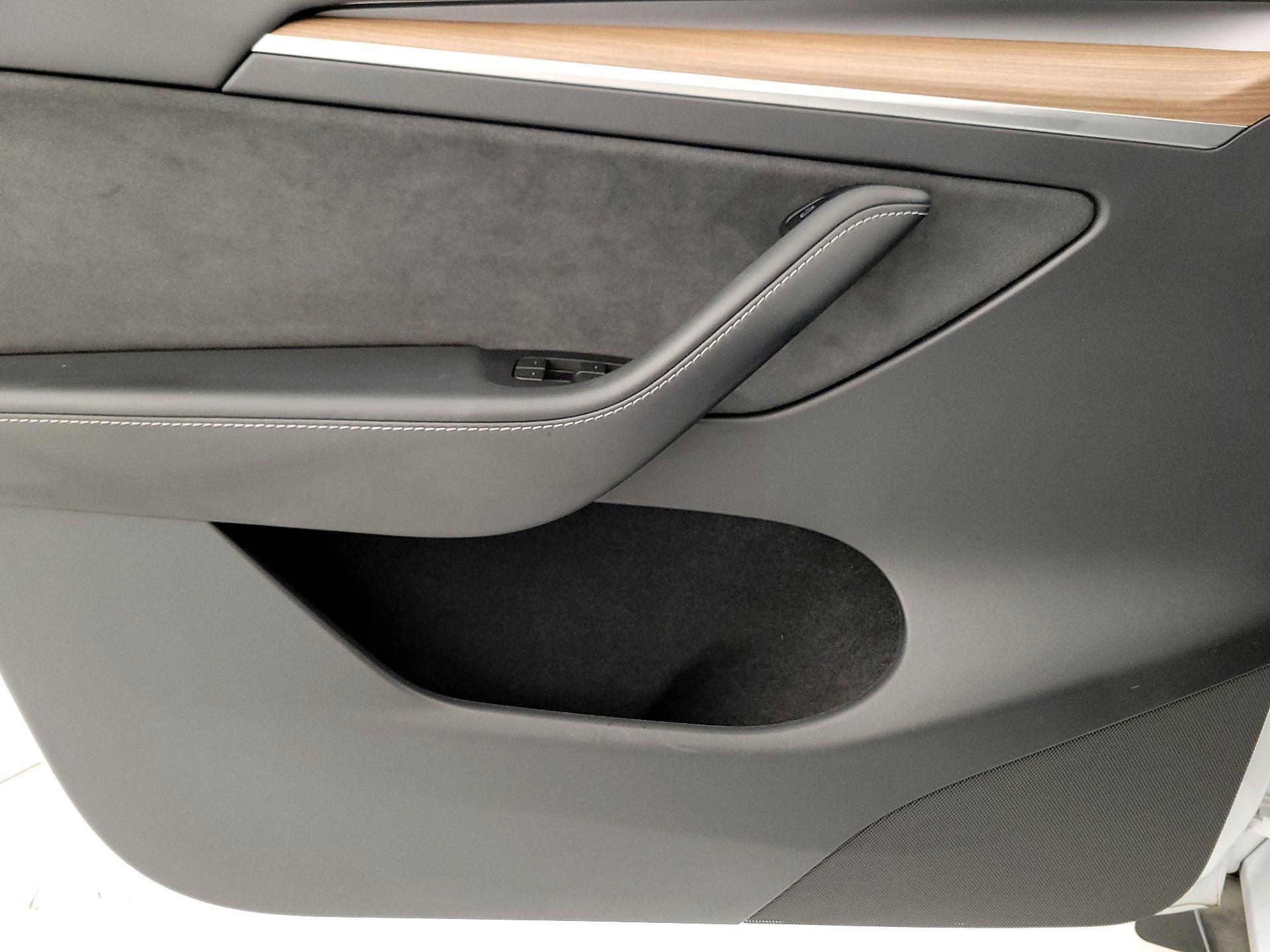 Thumbnail: 2023 Tesla Model Y - 12