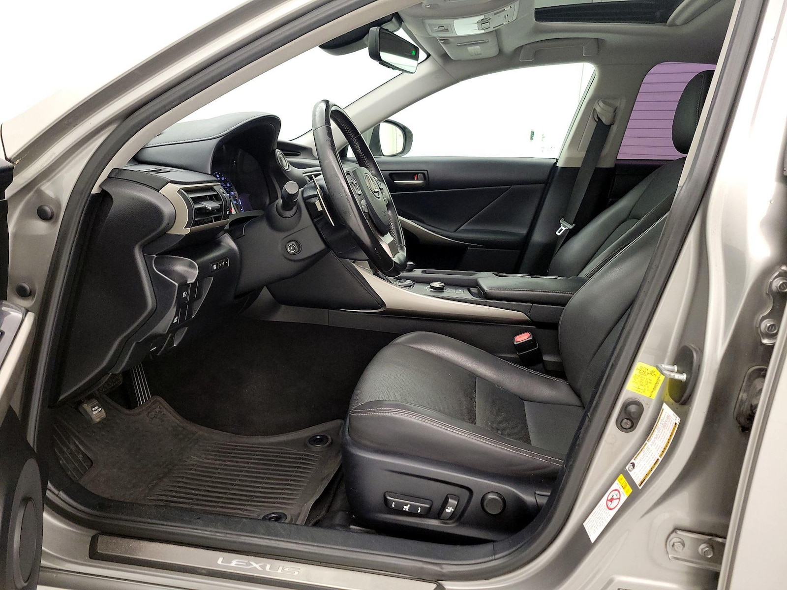 2018 Lexus IS 300 - Photo 12