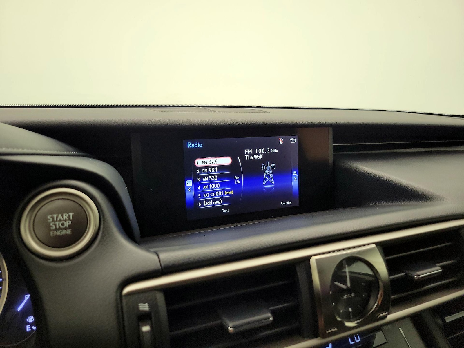 2018 Lexus IS 300 - Photo 16