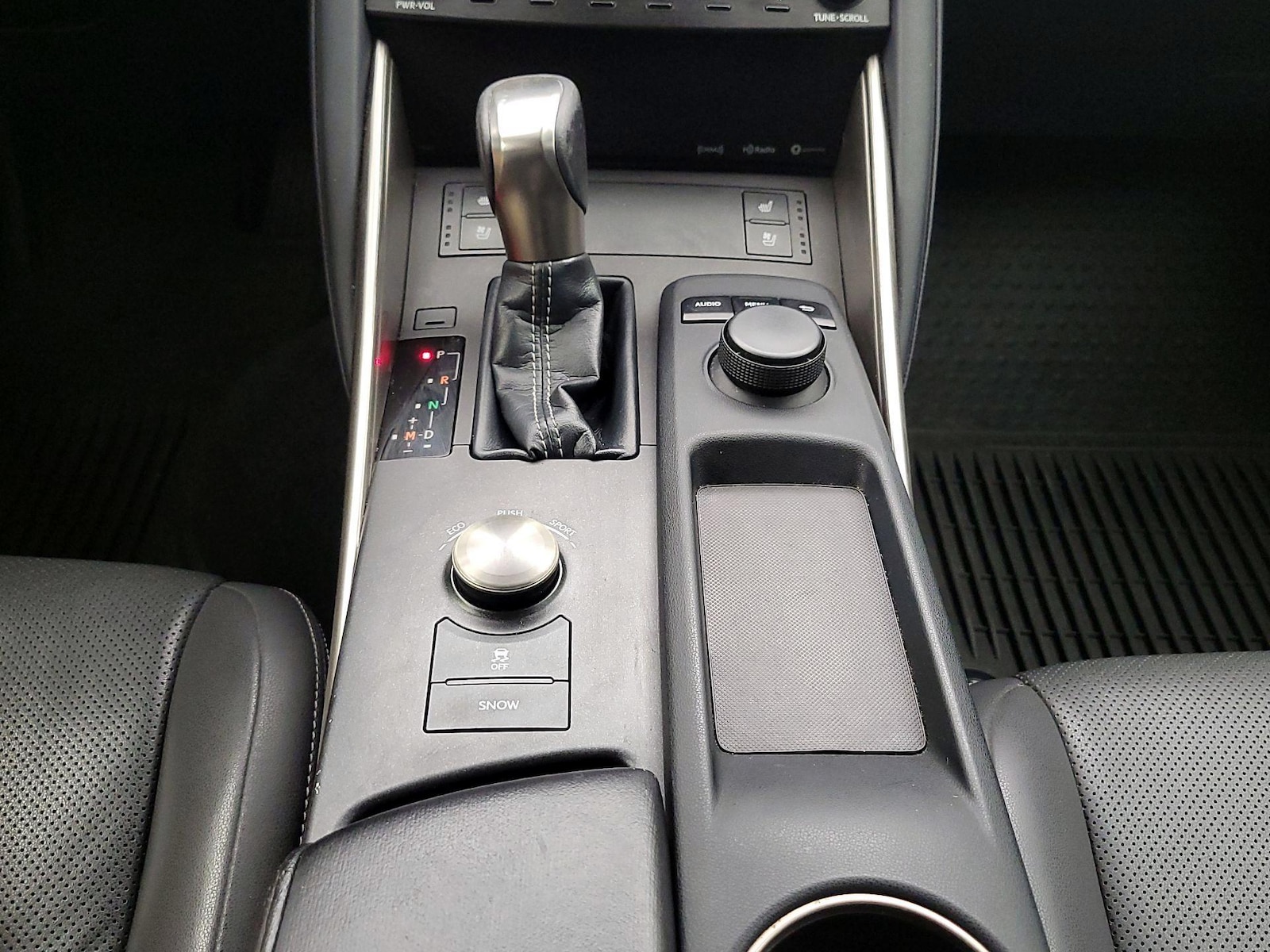 2018 Lexus IS 300 - Photo 18