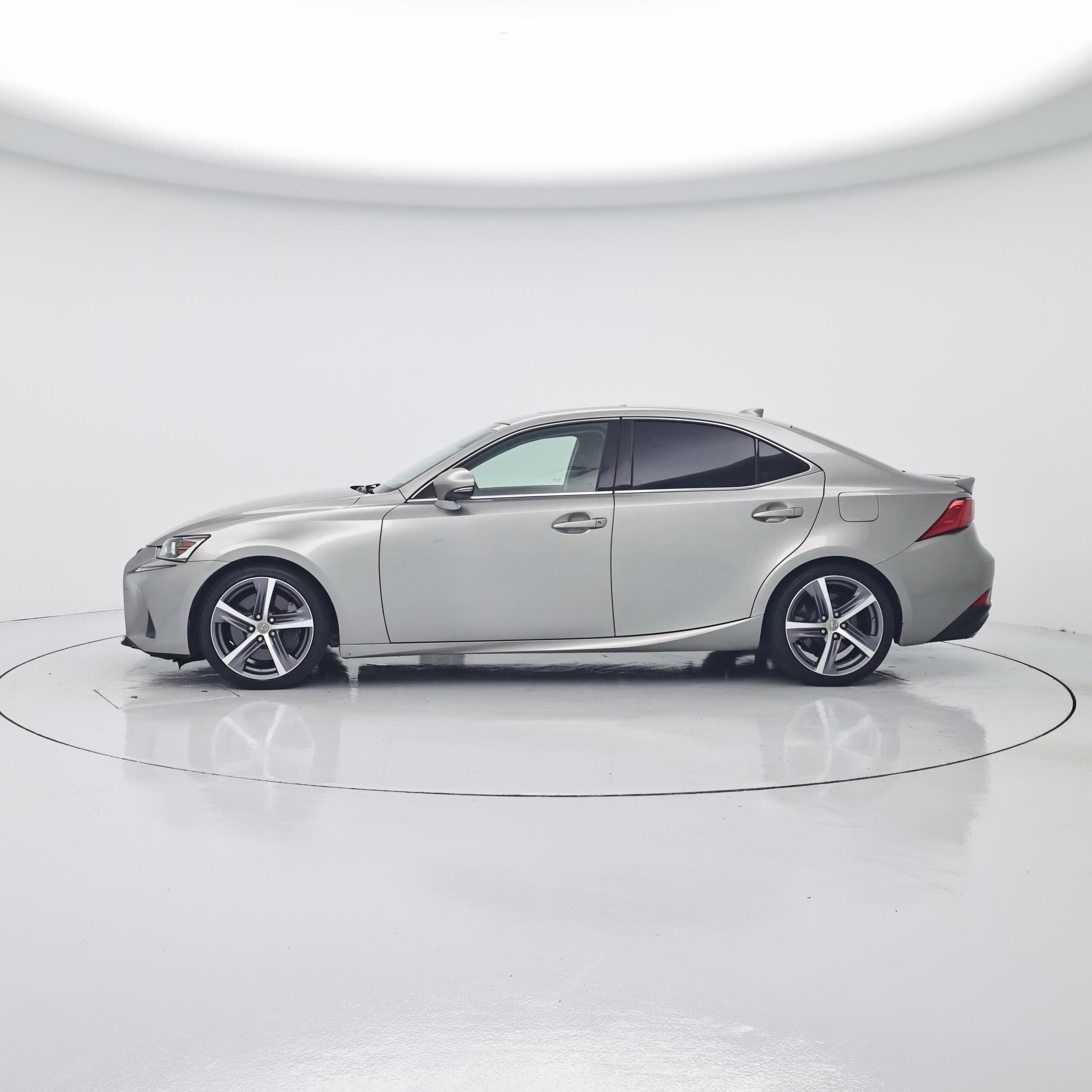 Thumbnail: 2018 Lexus IS - 3