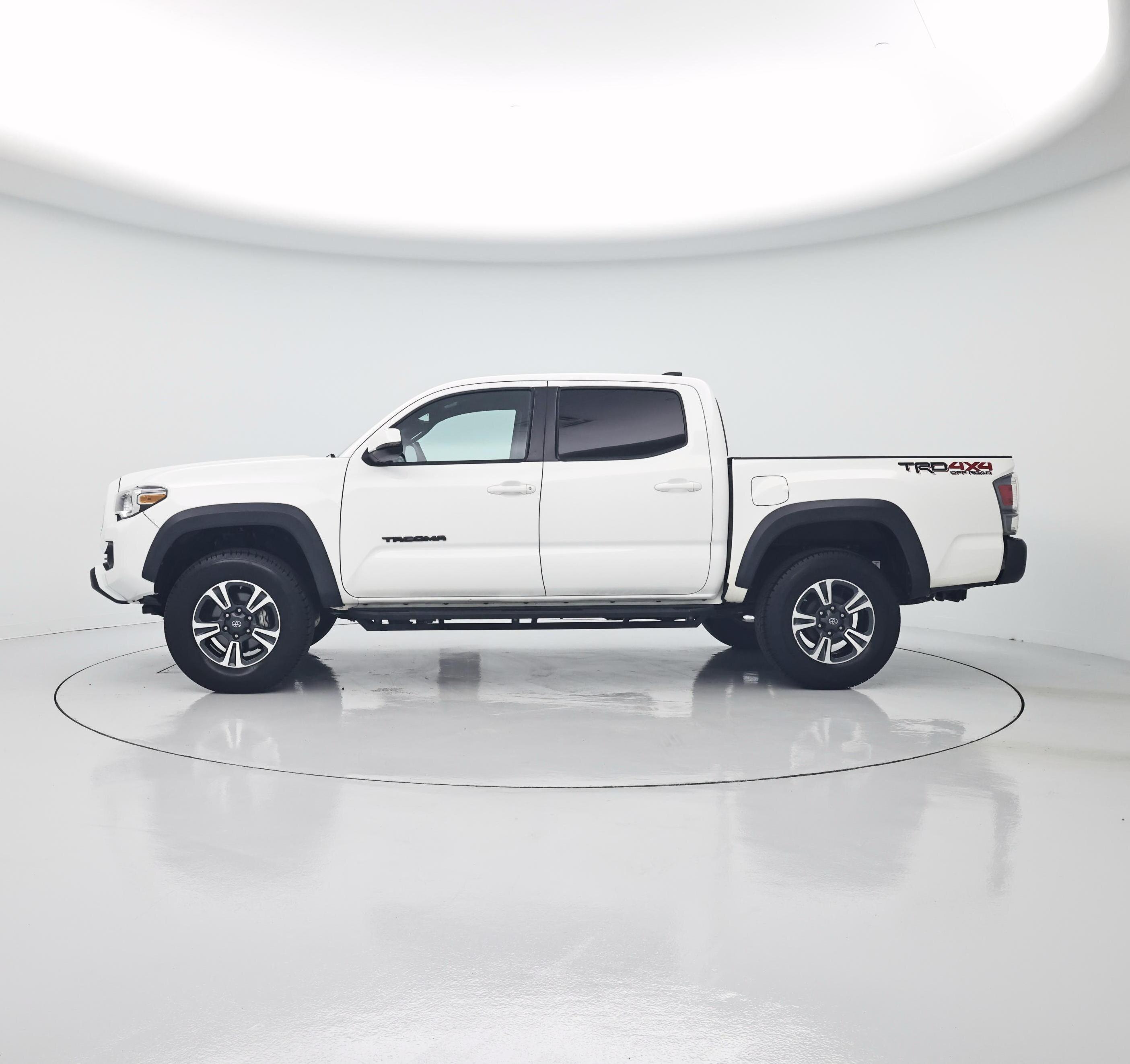 Thumbnail: 2021 Toyota Tacoma - 3