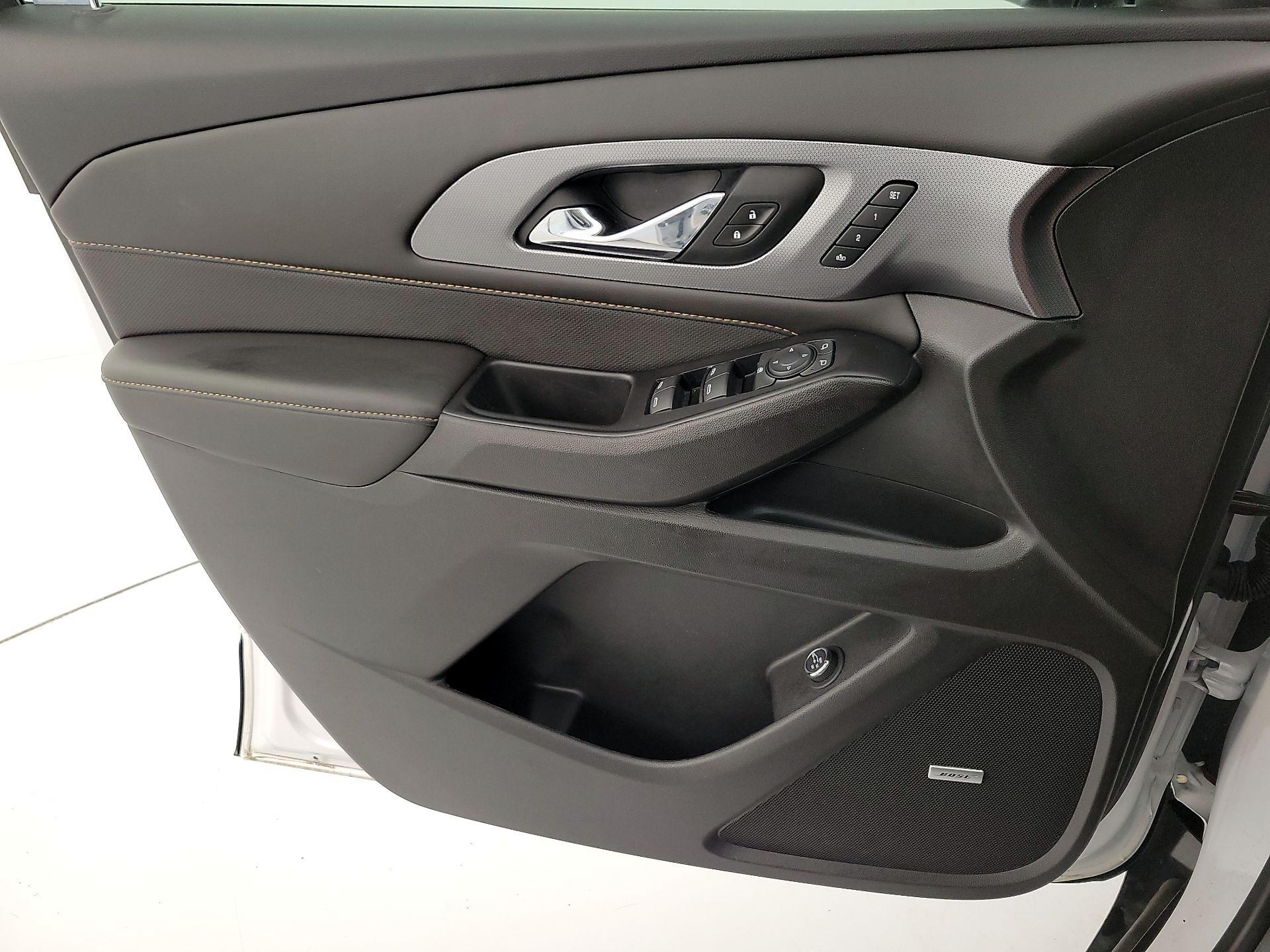 Thumbnail: 2020 Chevrolet Traverse - 12