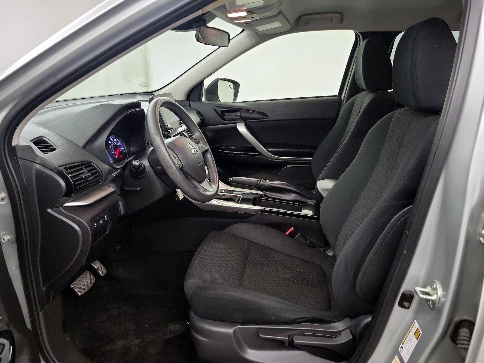 2022 Mitsubishi Eclipse Cross LE - Photo 12
