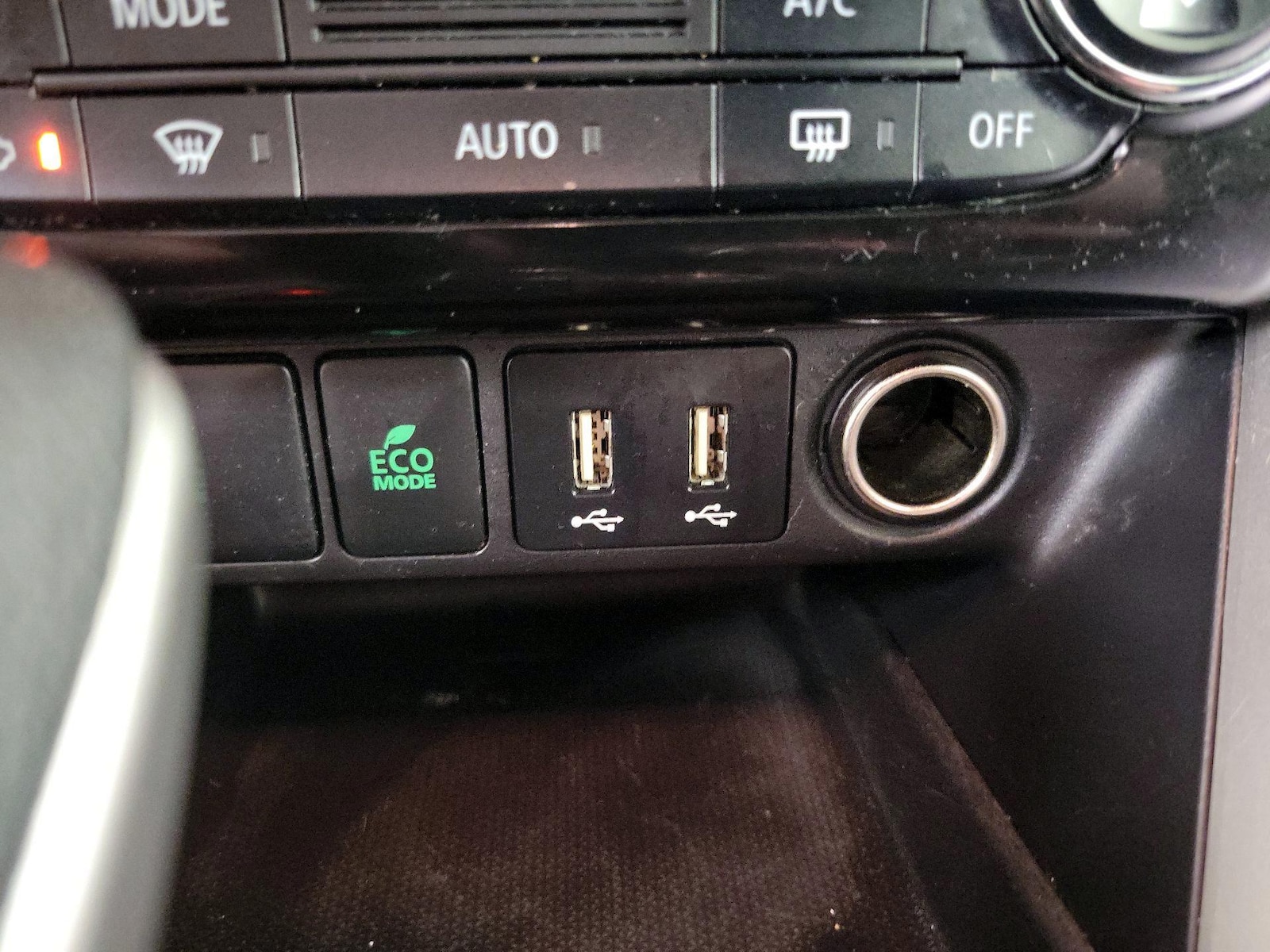 2022 Mitsubishi Eclipse Cross LE - Photo 19
