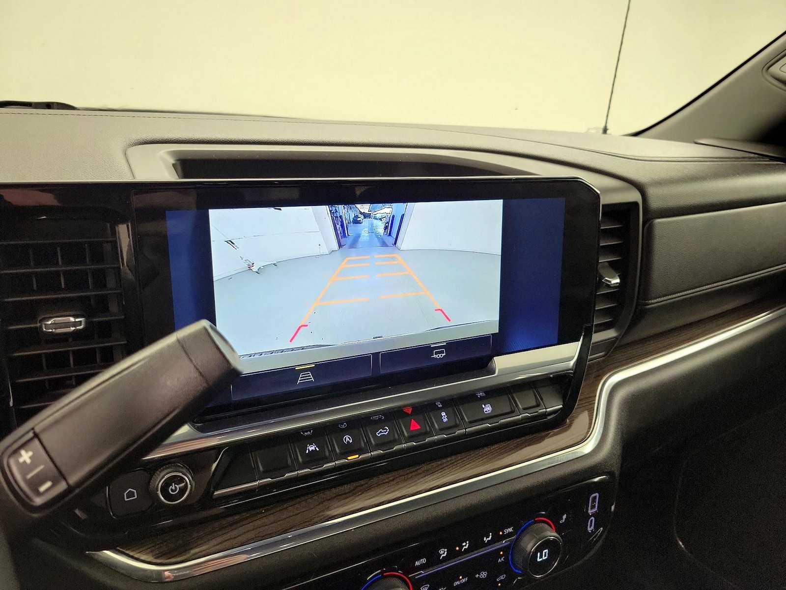 2024 Chevrolet Silverado 1500 LT - Photo 15
