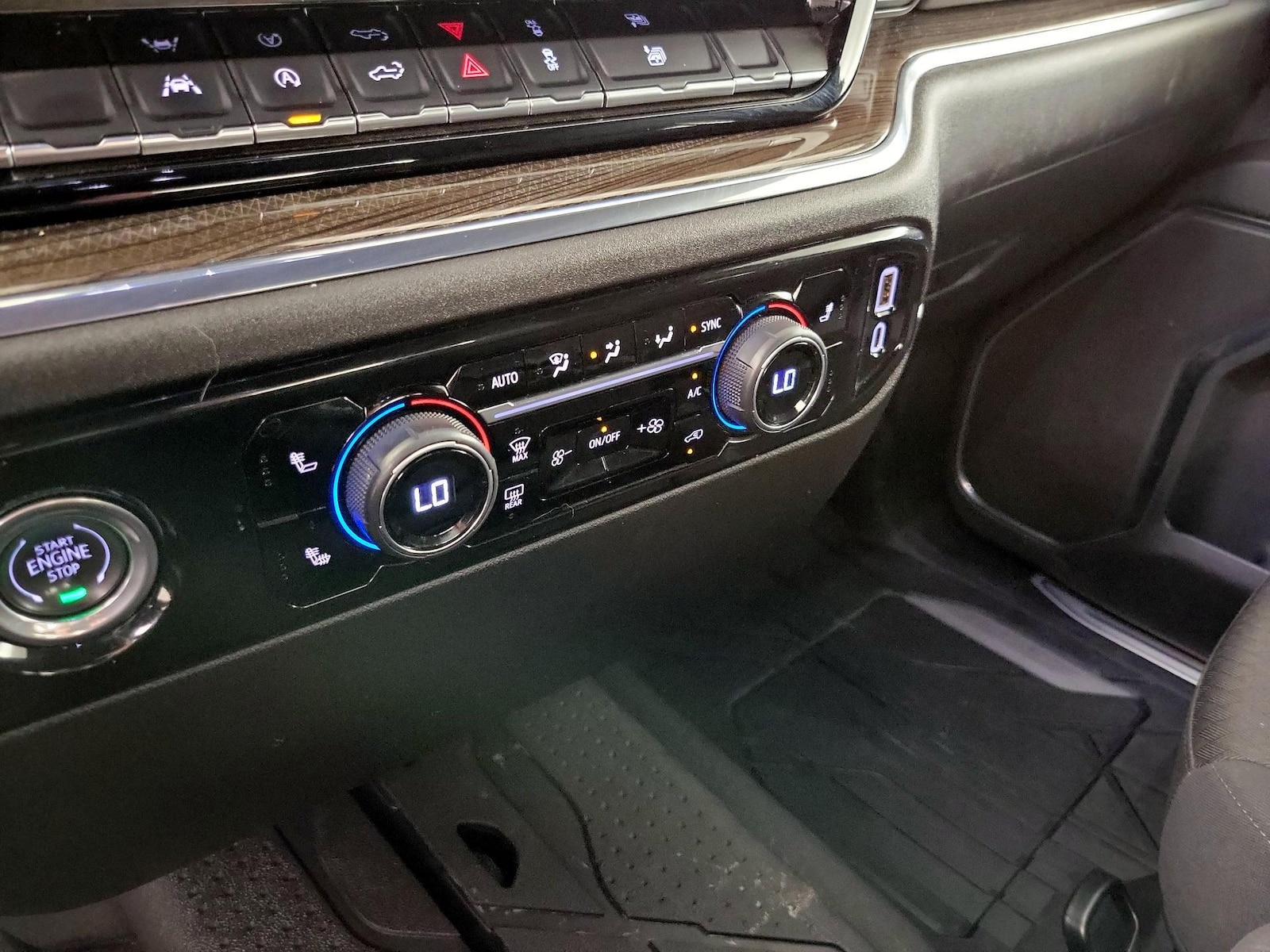 2024 Chevrolet Silverado 1500 LT - Photo 17