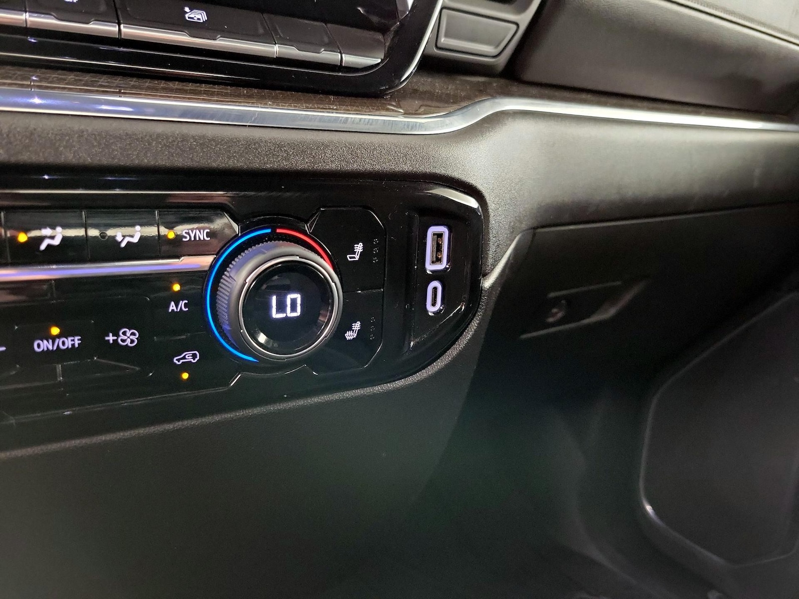 2024 Chevrolet Silverado 1500 LT - Photo 19