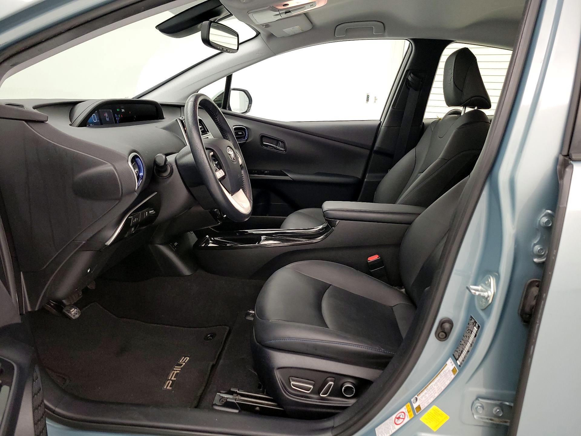 Thumbnail: 2016 Toyota Prius - 11