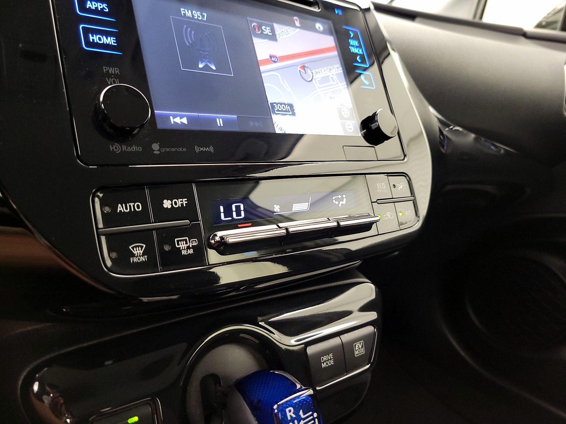 Thumbnail: 2016 Toyota Prius - 17
