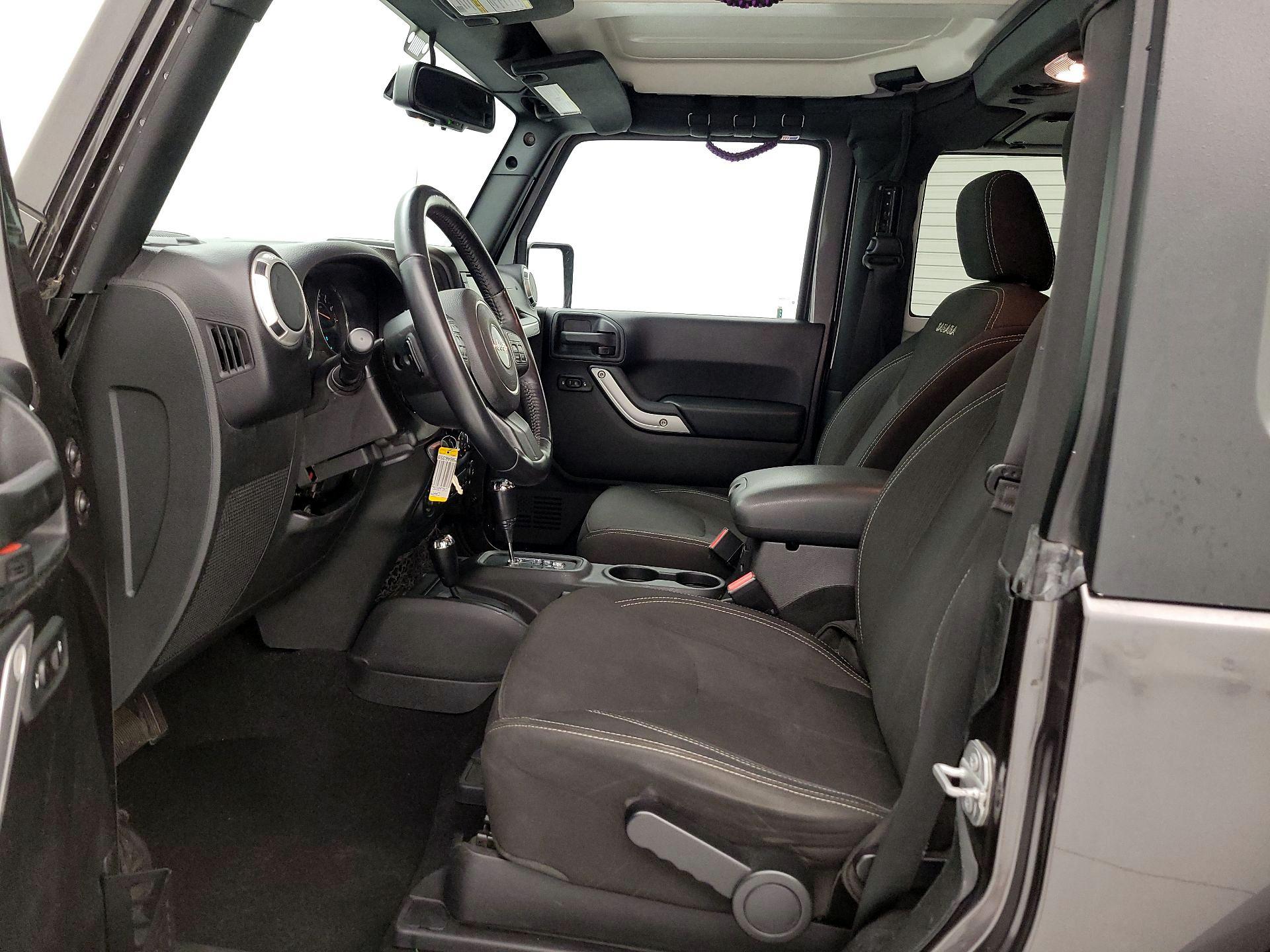 Thumbnail: 2016 Jeep Wrangler - 11
