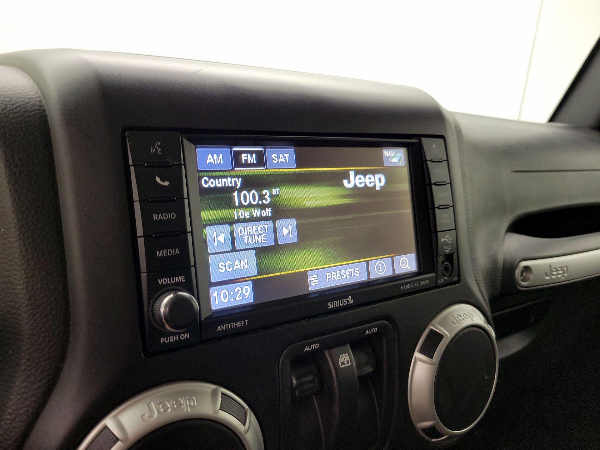 Thumbnail: 2016 Jeep Wrangler - 13