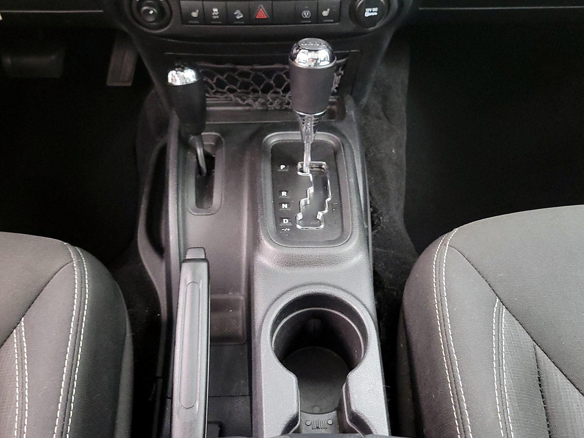 Thumbnail: 2016 Jeep Wrangler - 15